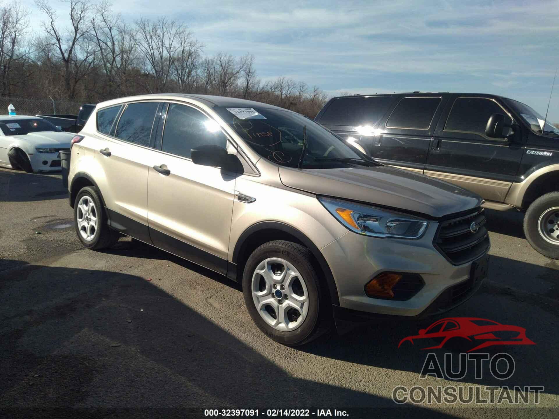 FORD ESCAPE 2017 - 1FMCU0F73HUC00229