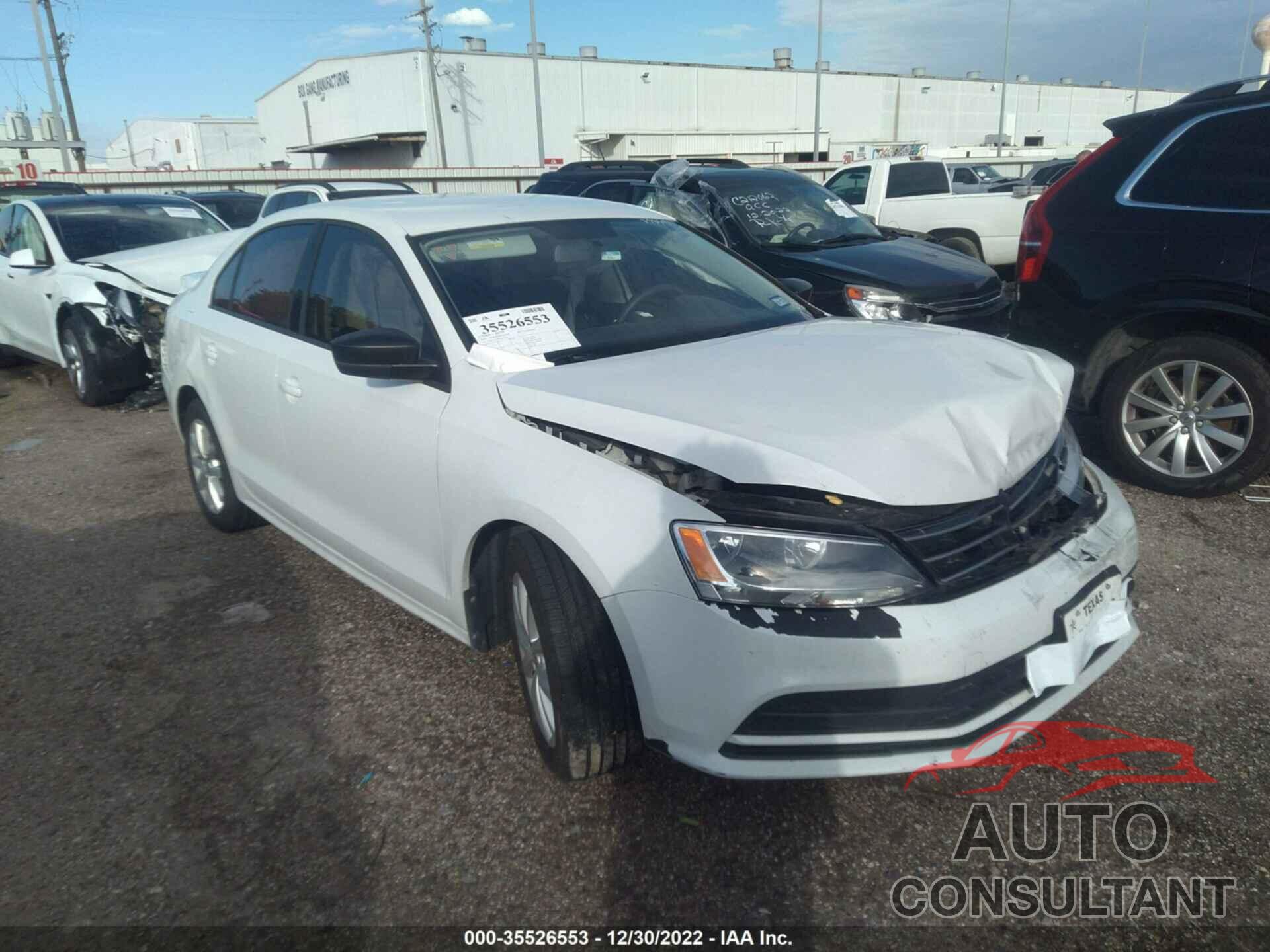 VOLKSWAGEN JETTA SEDAN 2015 - 3VWD17AJ4FM267322