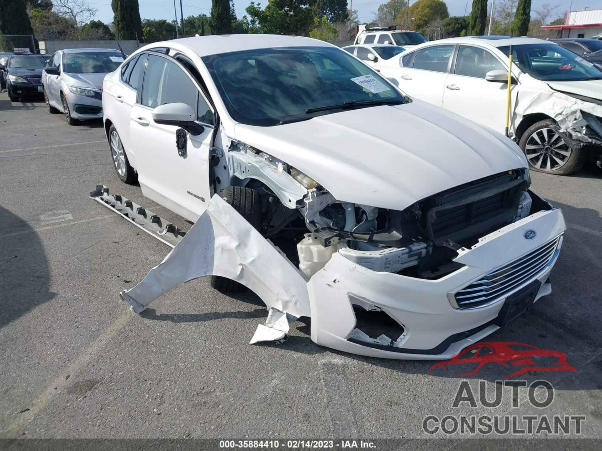 FORD FUSION HYBRID 2019 - 3FA6P0LU0KR151336