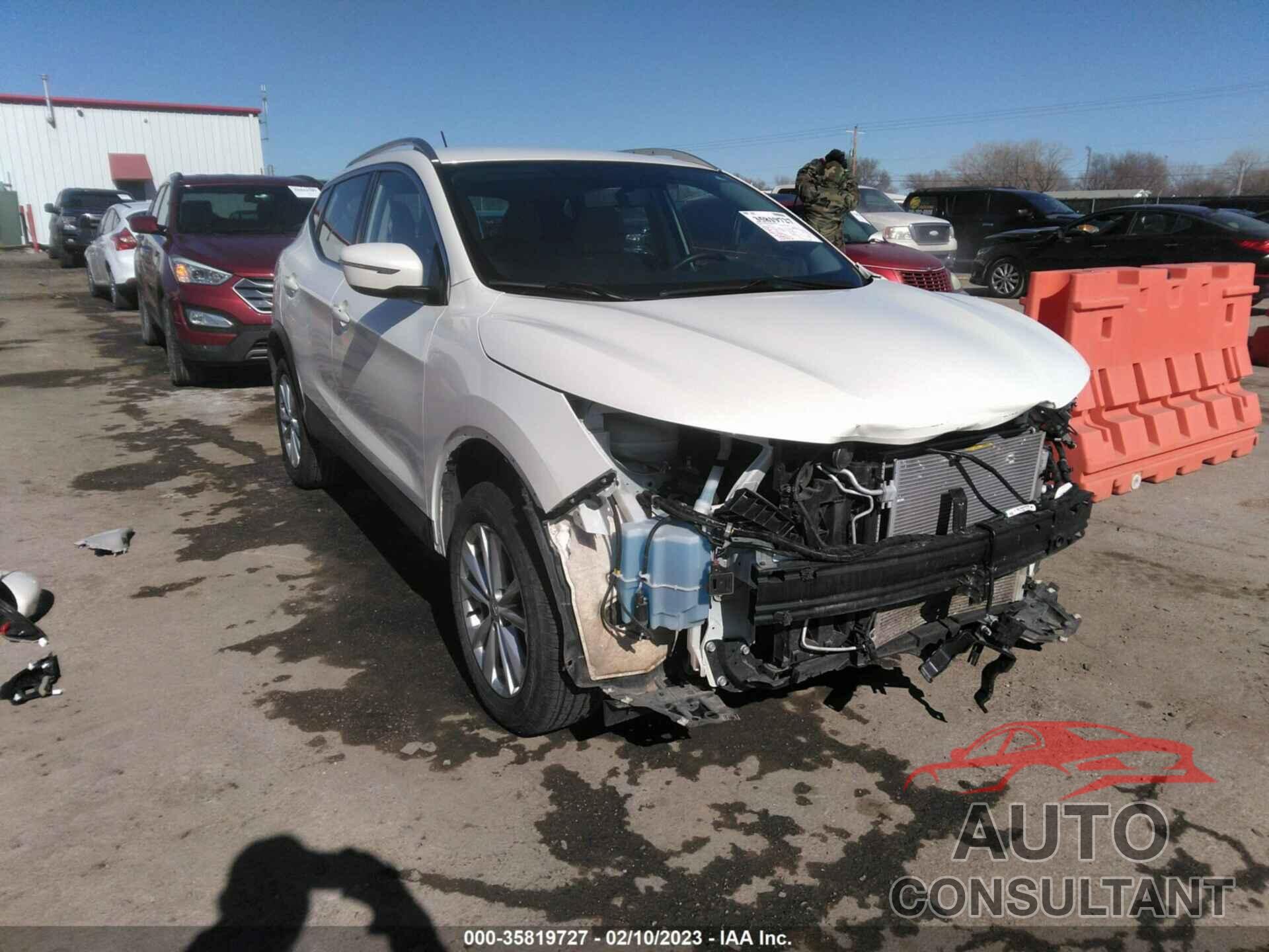 NISSAN ROGUE SPORT 2018 - JN1BJ1CP4JW190164