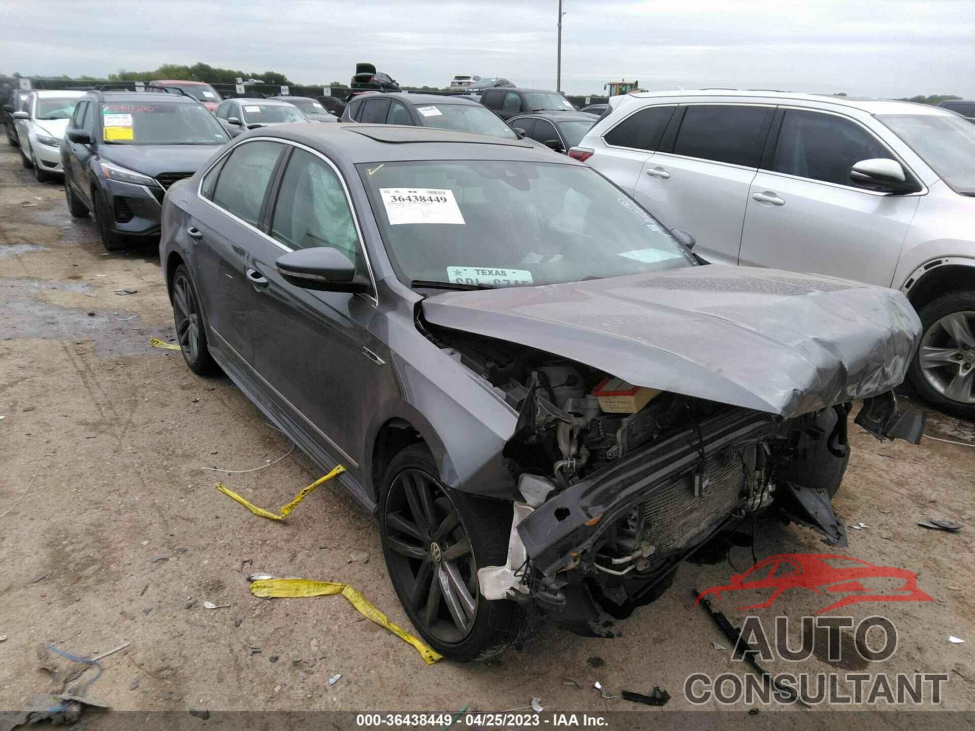 VOLKSWAGEN PASSAT 2019 - 1VWMA7A36KC013396