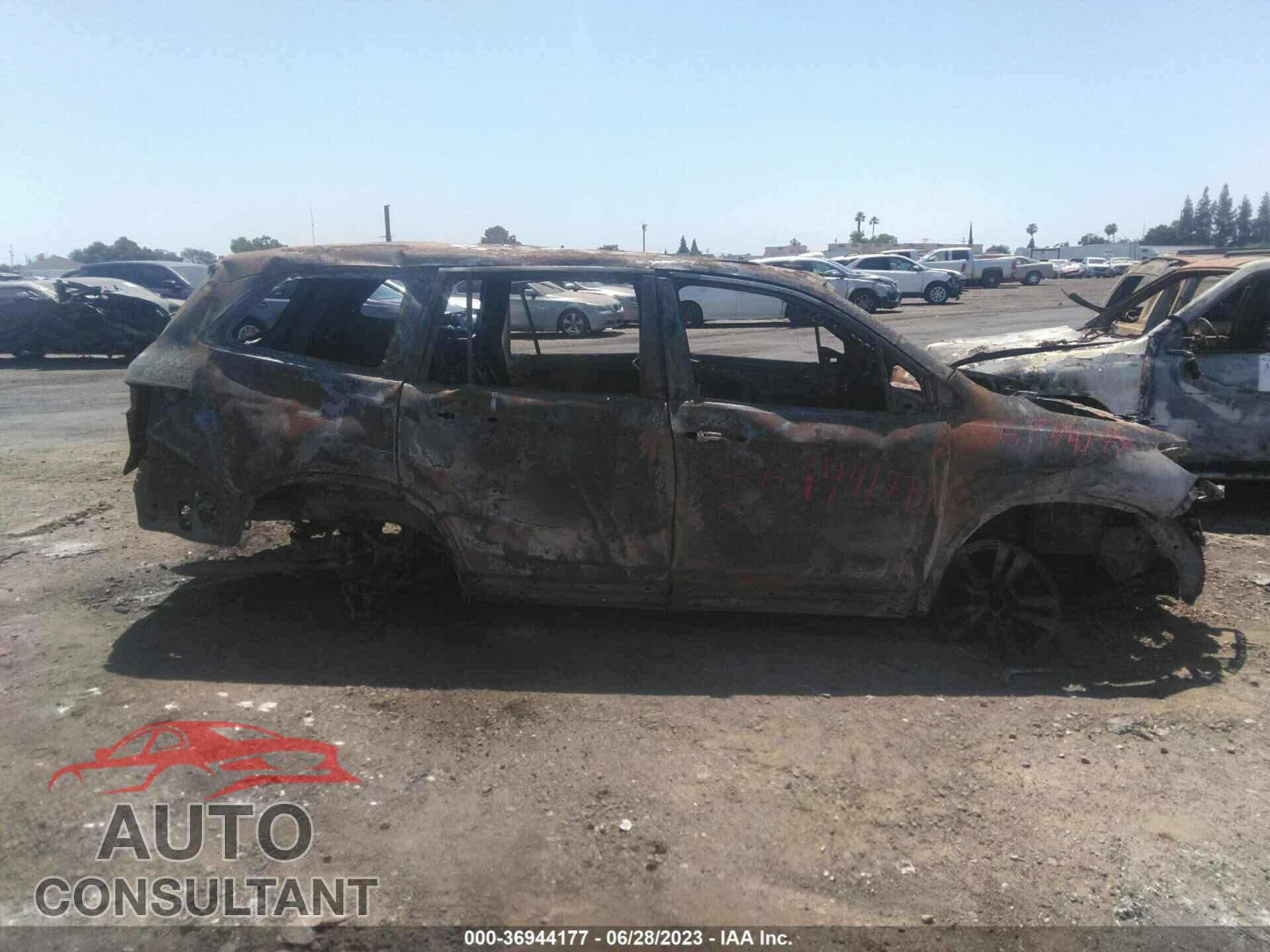 HONDA PILOT 2016 - 5FNYF5H55GB010940