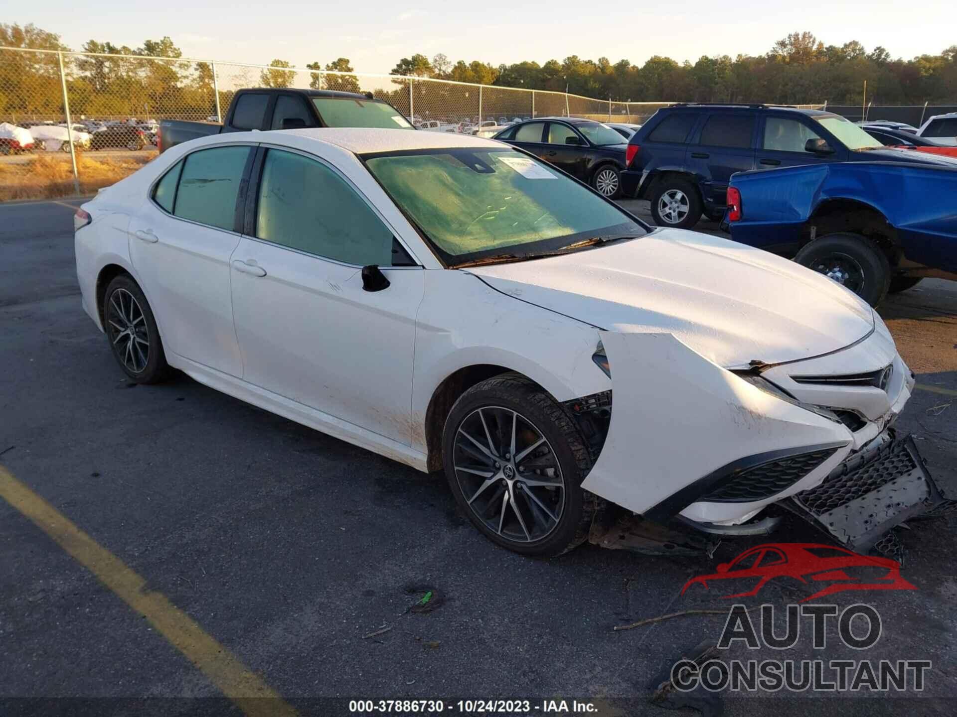 TOYOTA CAMRY 2021 - 4T1G11AK2MU585367