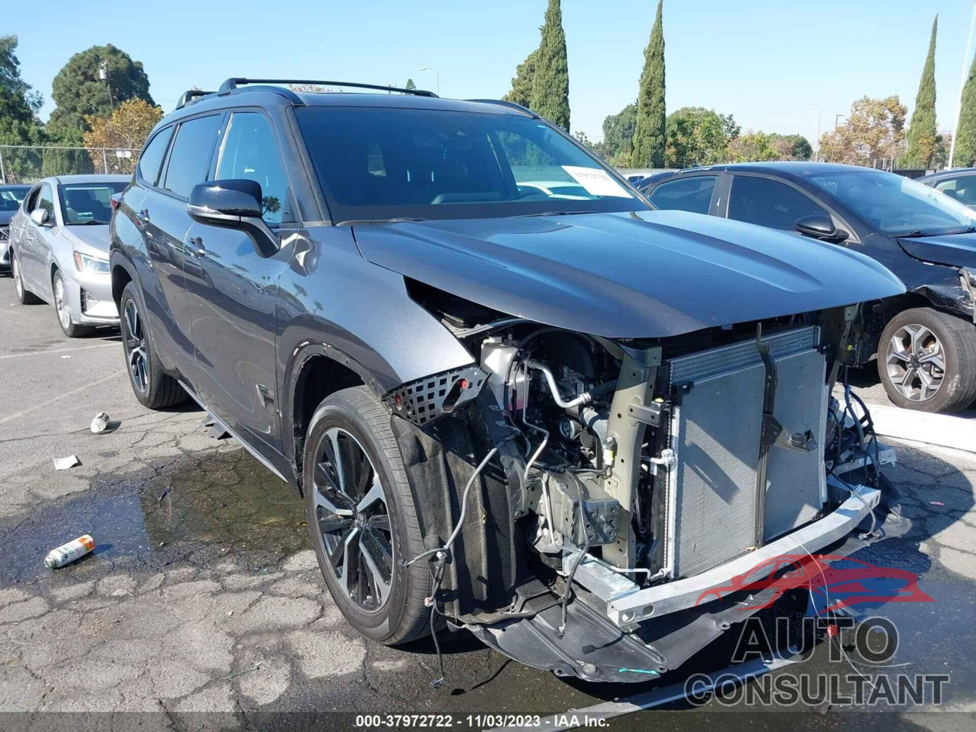 TOYOTA HIGHLANDER 2022 - 5TDJZRBH4NS203530