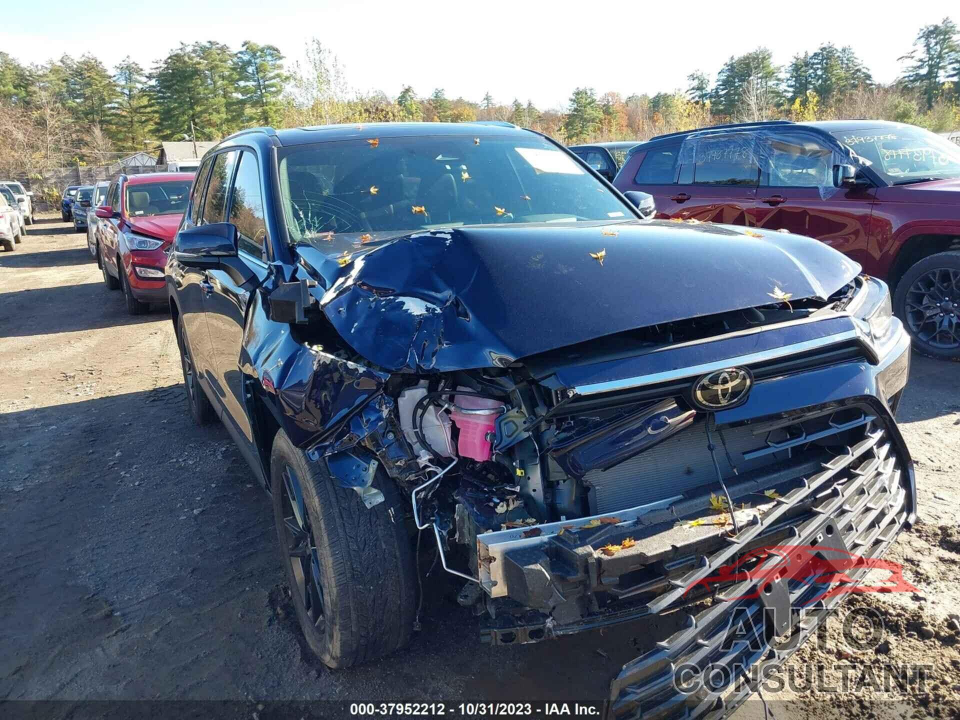 TOYOTA GRAND HIGHLANDER 2024 - 5TDADAB54RS001217