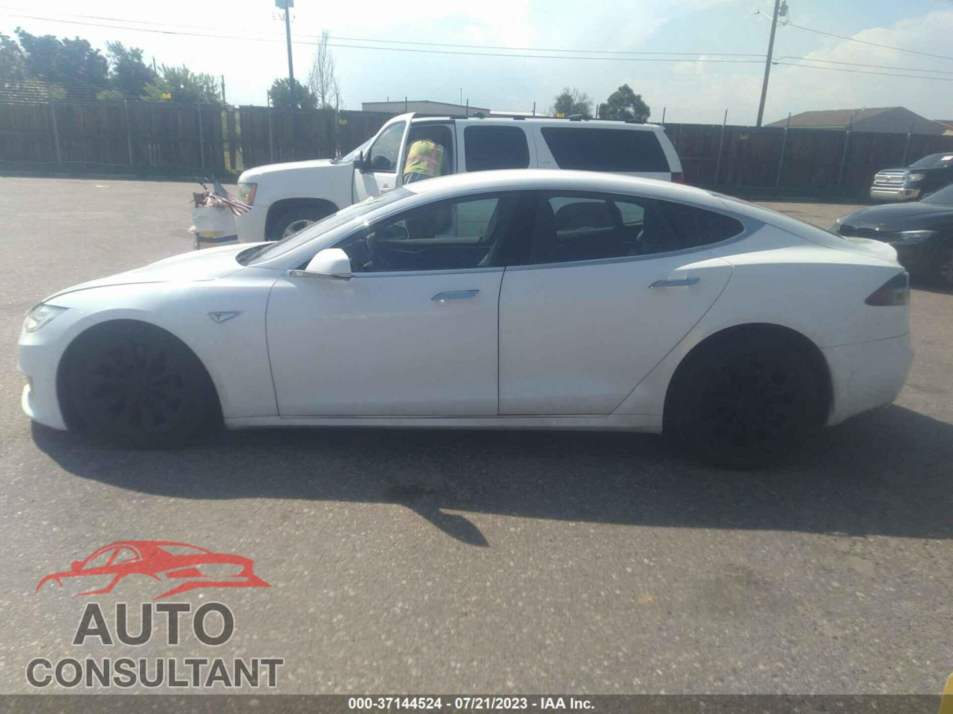 TESLA MODEL S 2016 - 5YJSA1E21GF151205