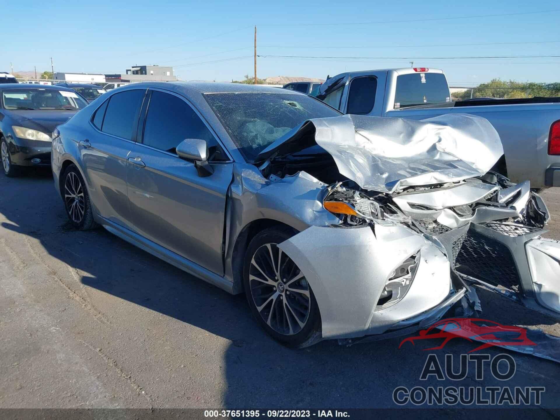 TOYOTA CAMRY 2019 - 4T1B11HK2KU812733