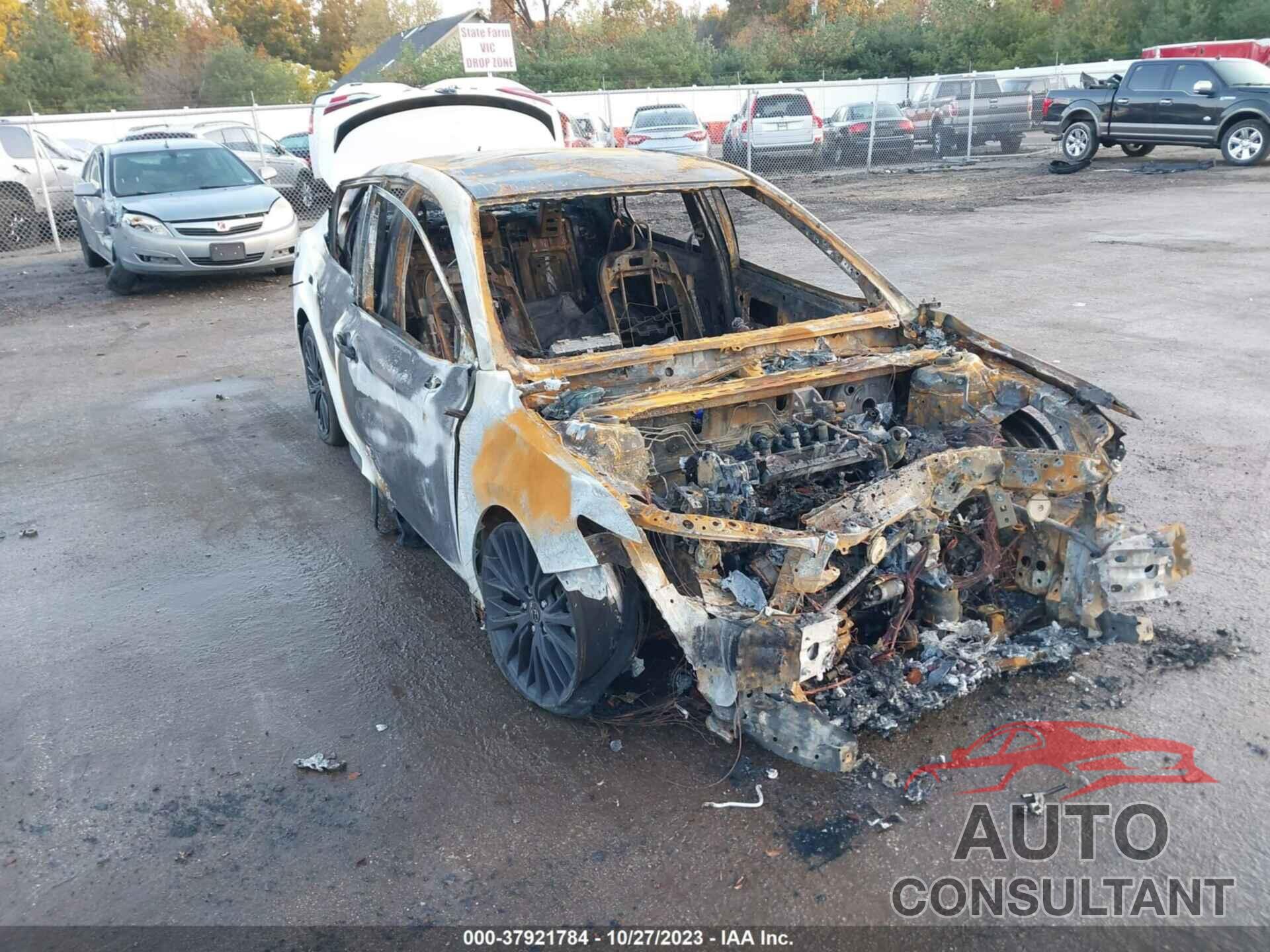 TOYOTA CAMRY 2022 - 4T1T11BK8NU060652