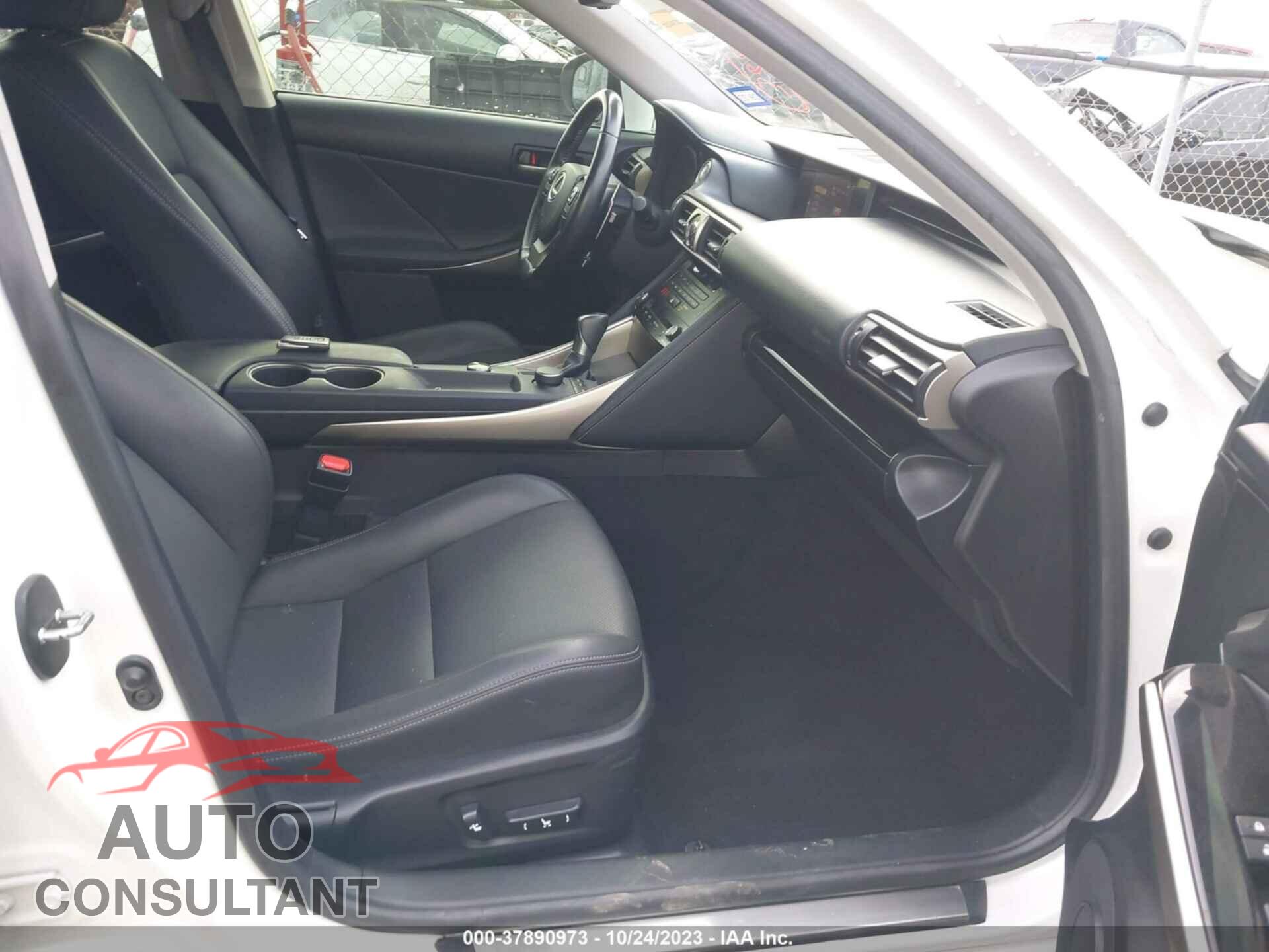 LEXUS IS 2017 - JTHBA1D28H5044672