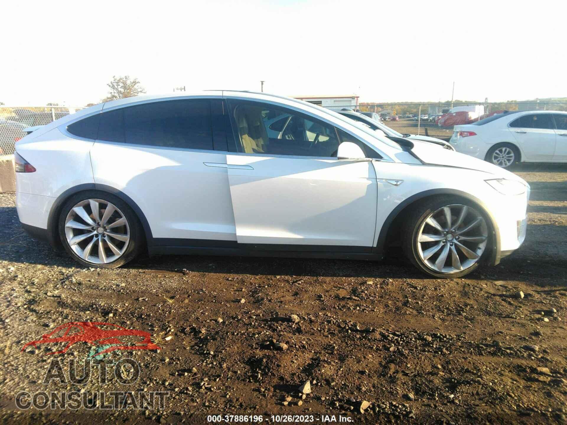 TESLA MODEL X 2016 - 5YJXCAE27GF005228