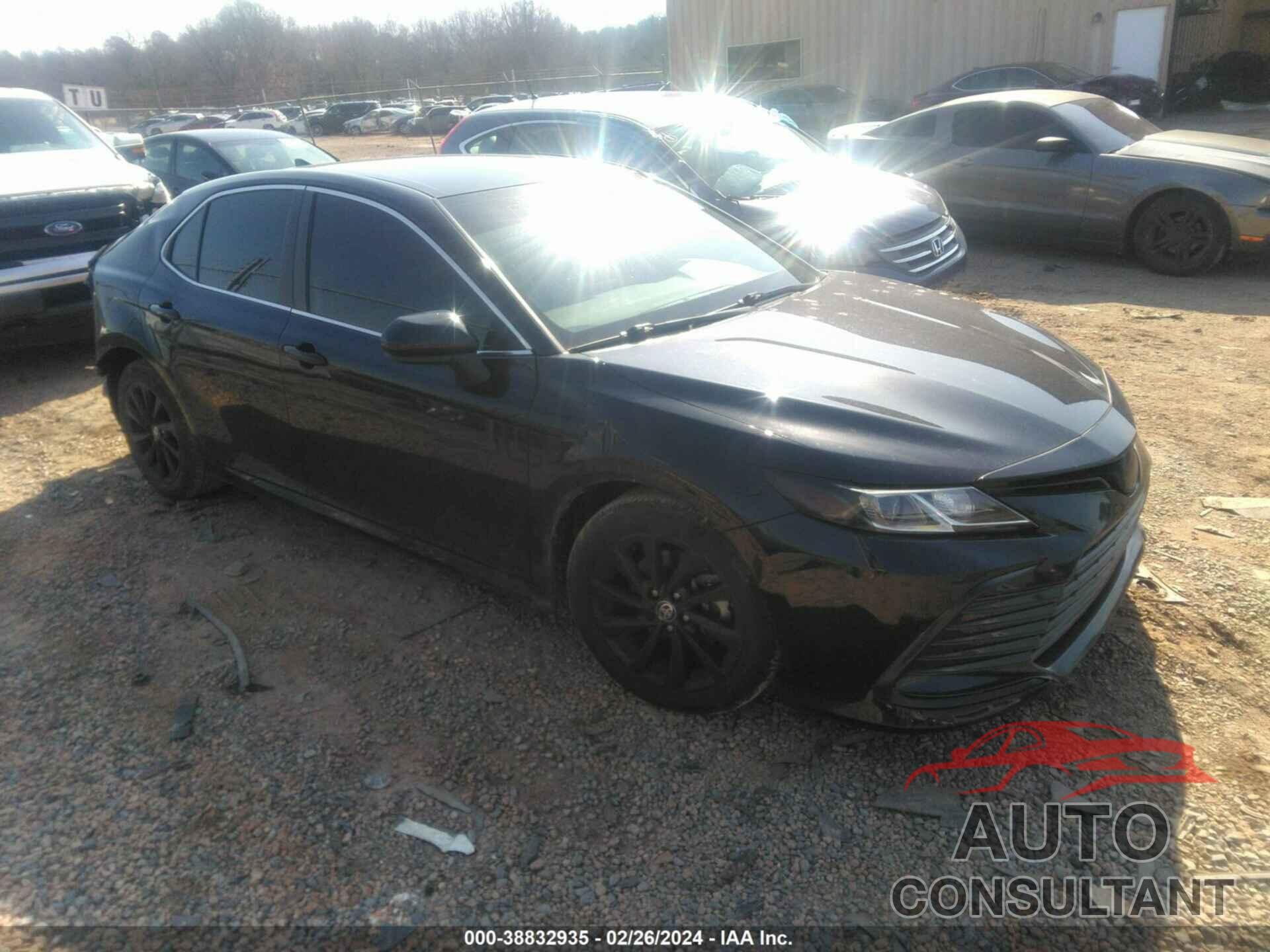 TOYOTA CAMRY 2022 - 4T1C11AK9NU674465