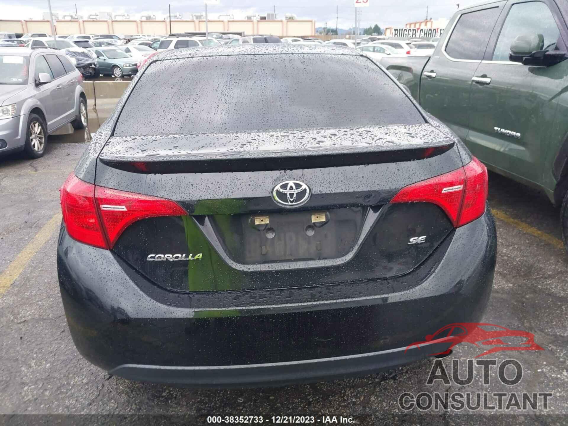 TOYOTA COROLLA 2018 - 5YFBURHE0JP773009