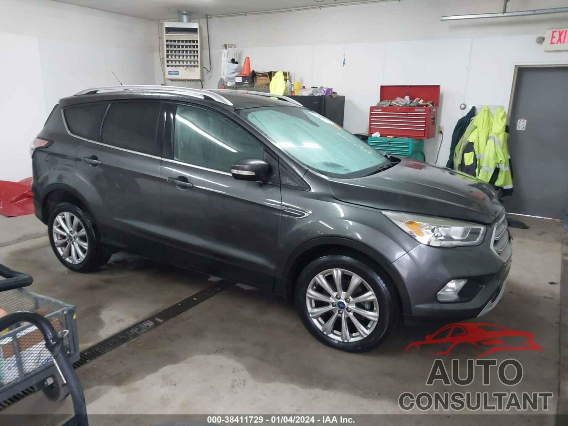 FORD ESCAPE 2017 - 1FMCU0JDXHUE52637