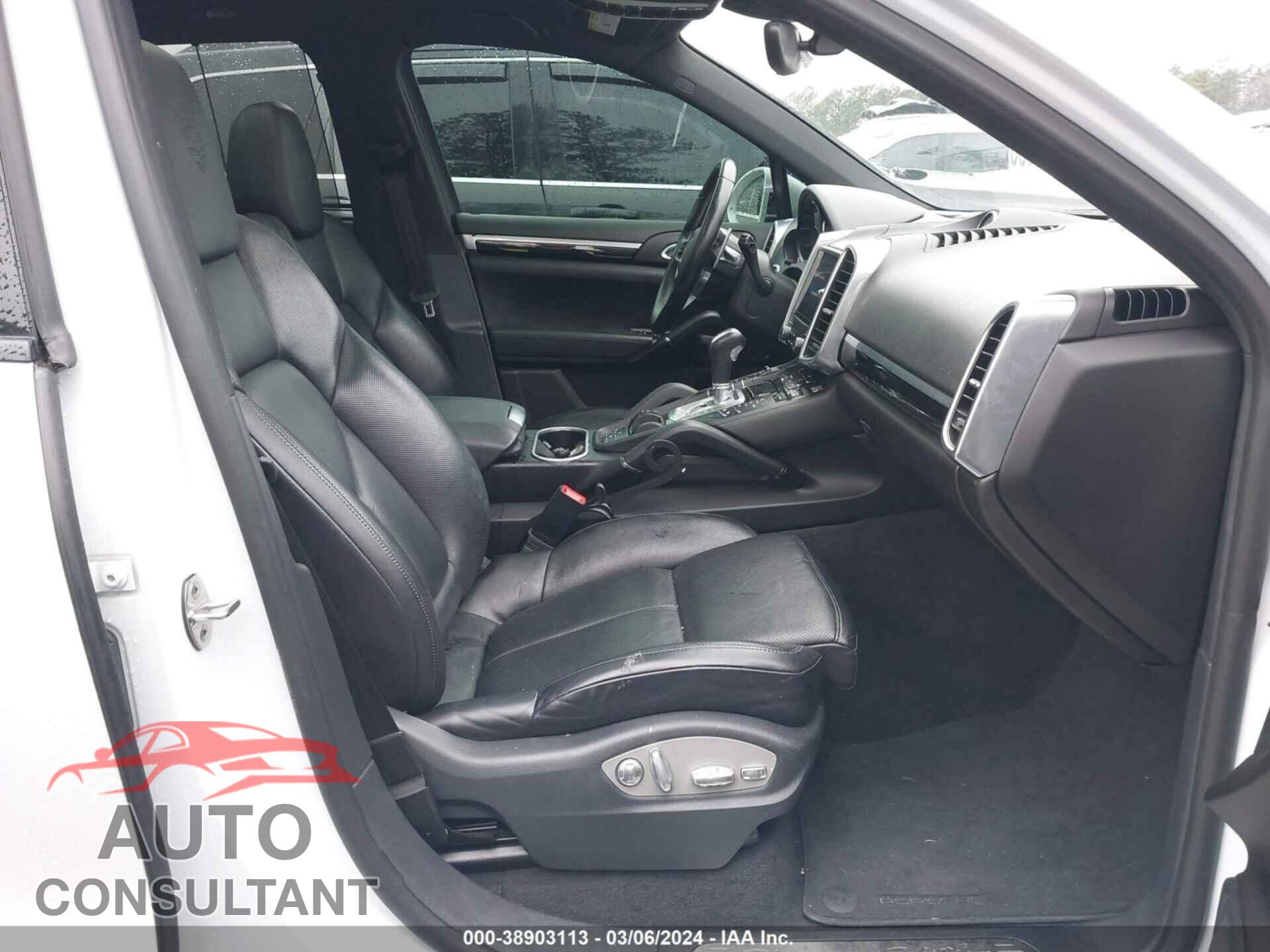 PORSCHE CAYENNE 2017 - WP1AA2A21HKA83501