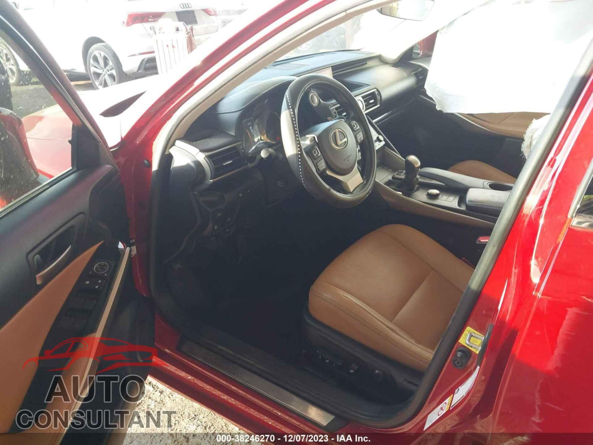 LEXUS IS 2017 - JTHBA1D25H5059355