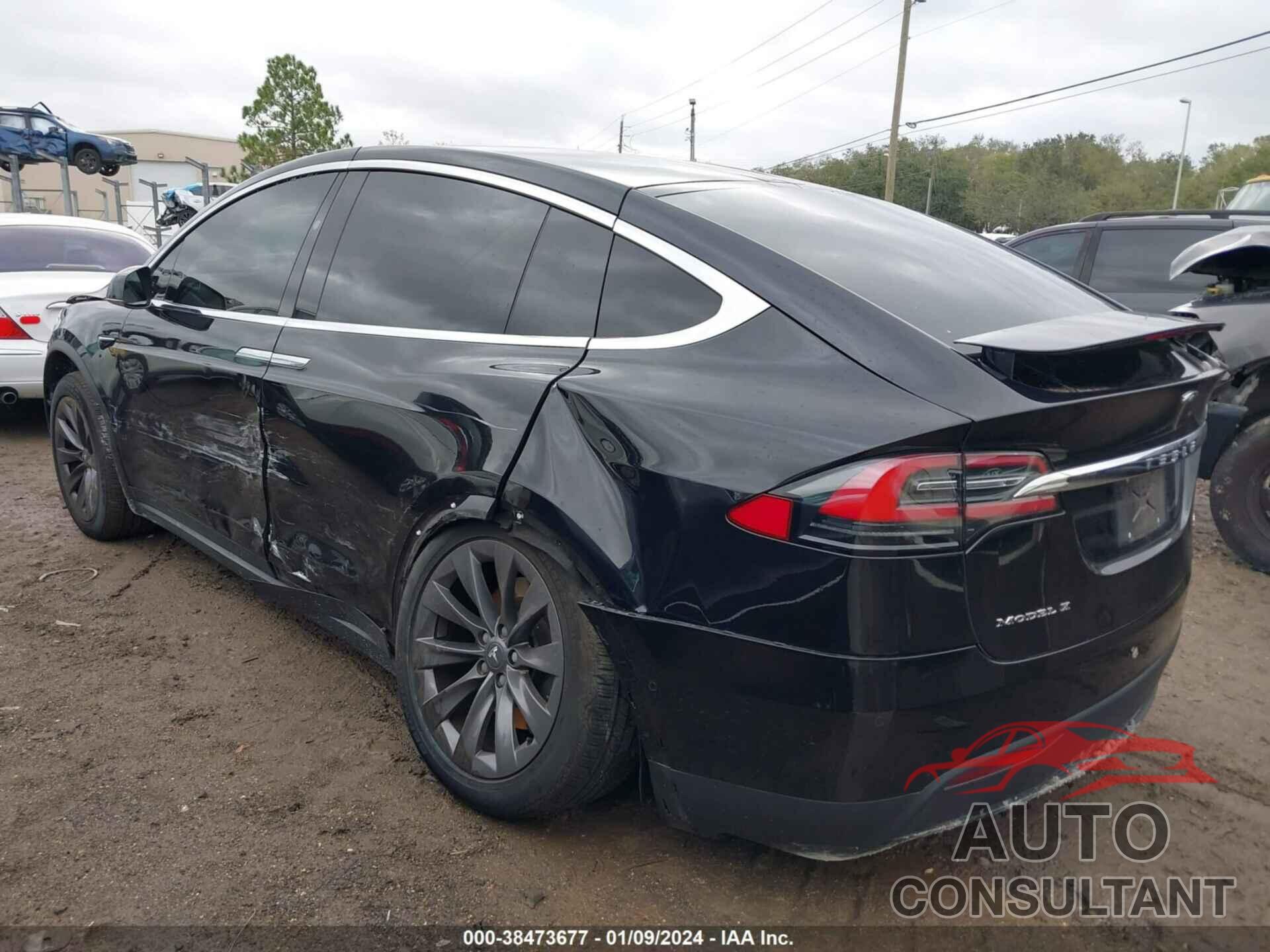 TESLA MODEL X 2018 - 5YJXCAE26JF100239