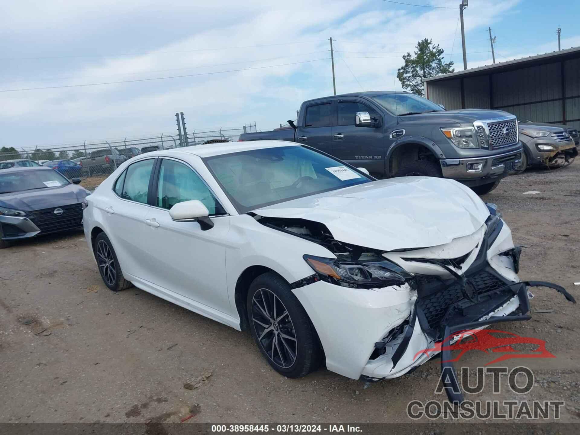TOYOTA CAMRY 2023 - 4T1G11AK1PU767632