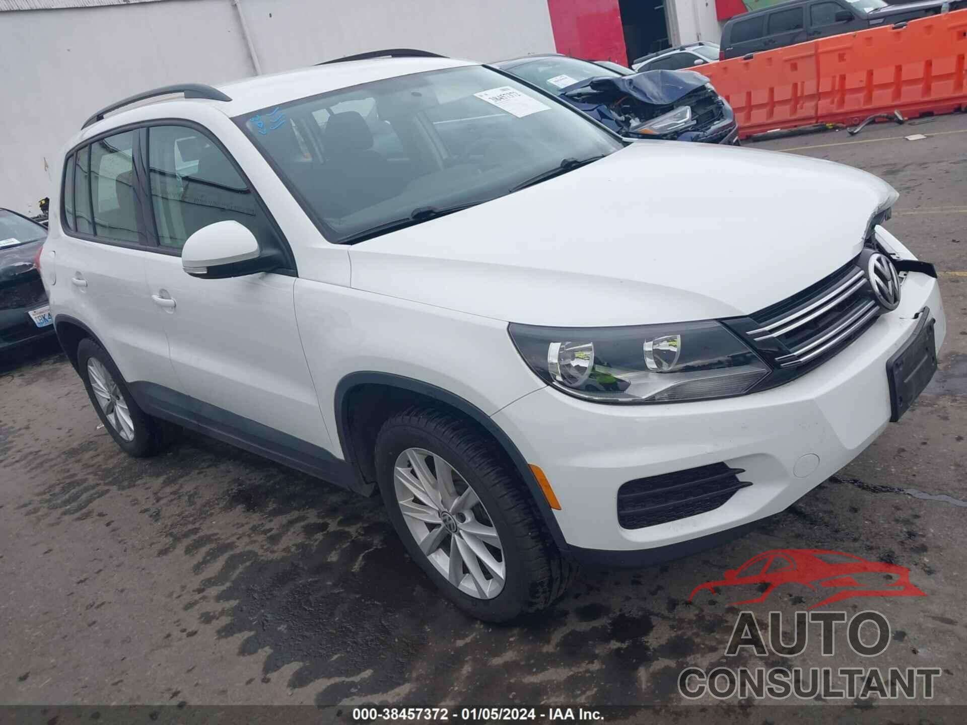 VOLKSWAGEN TIGUAN 2017 - WVGBV7AX6HK054686