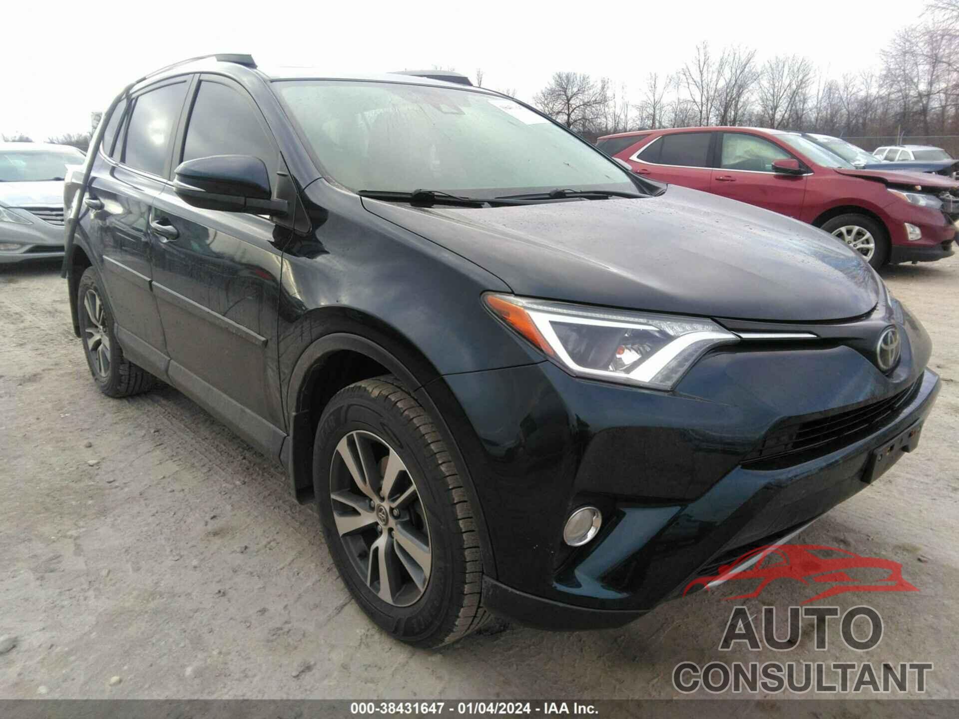 TOYOTA RAV4 2017 - JTMRFREV9HJ124238