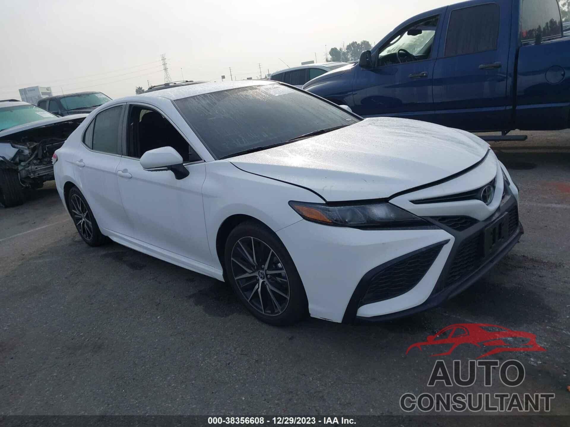TOYOTA CAMRY 2023 - 4T1G11AK0PU781571