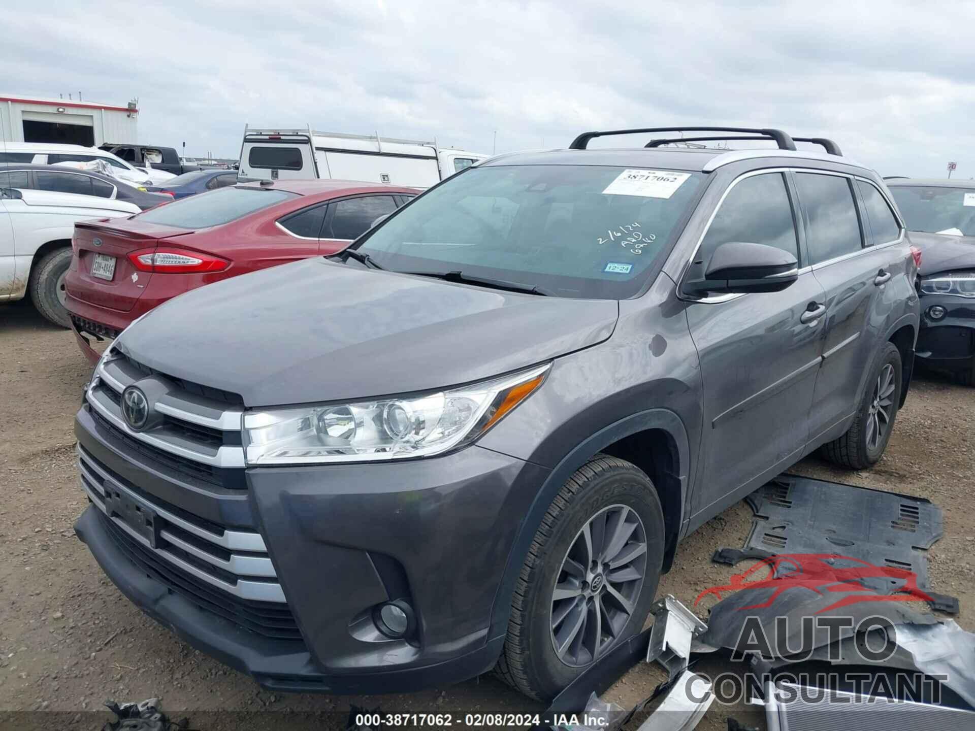 TOYOTA HIGHLANDER 2018 - 5TDJZRFH6JS805477