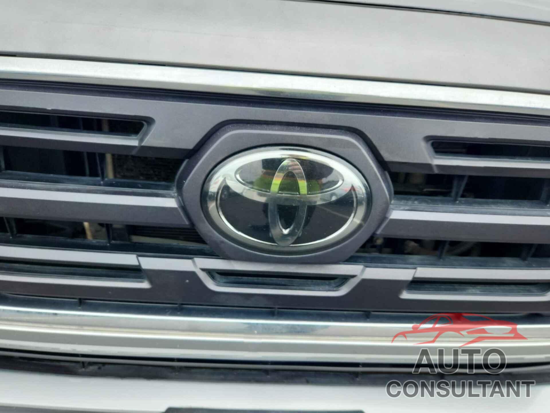 TOYOTA TACOMA 2018 - 5TFCZ5AN3JX153734