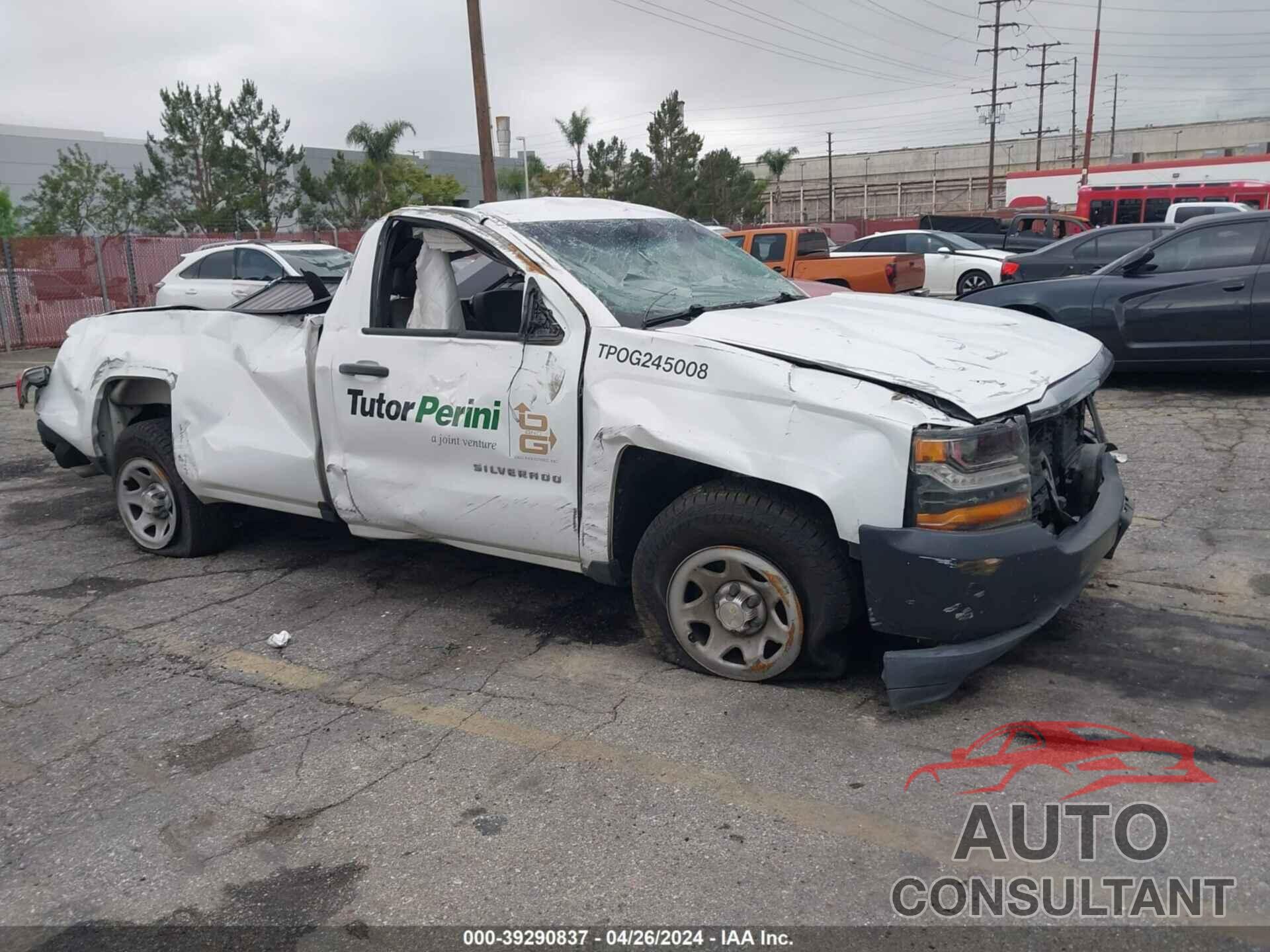 CHEVROLET SILVERADO 1500 2018 - 1GCNCNEC3JZ101169