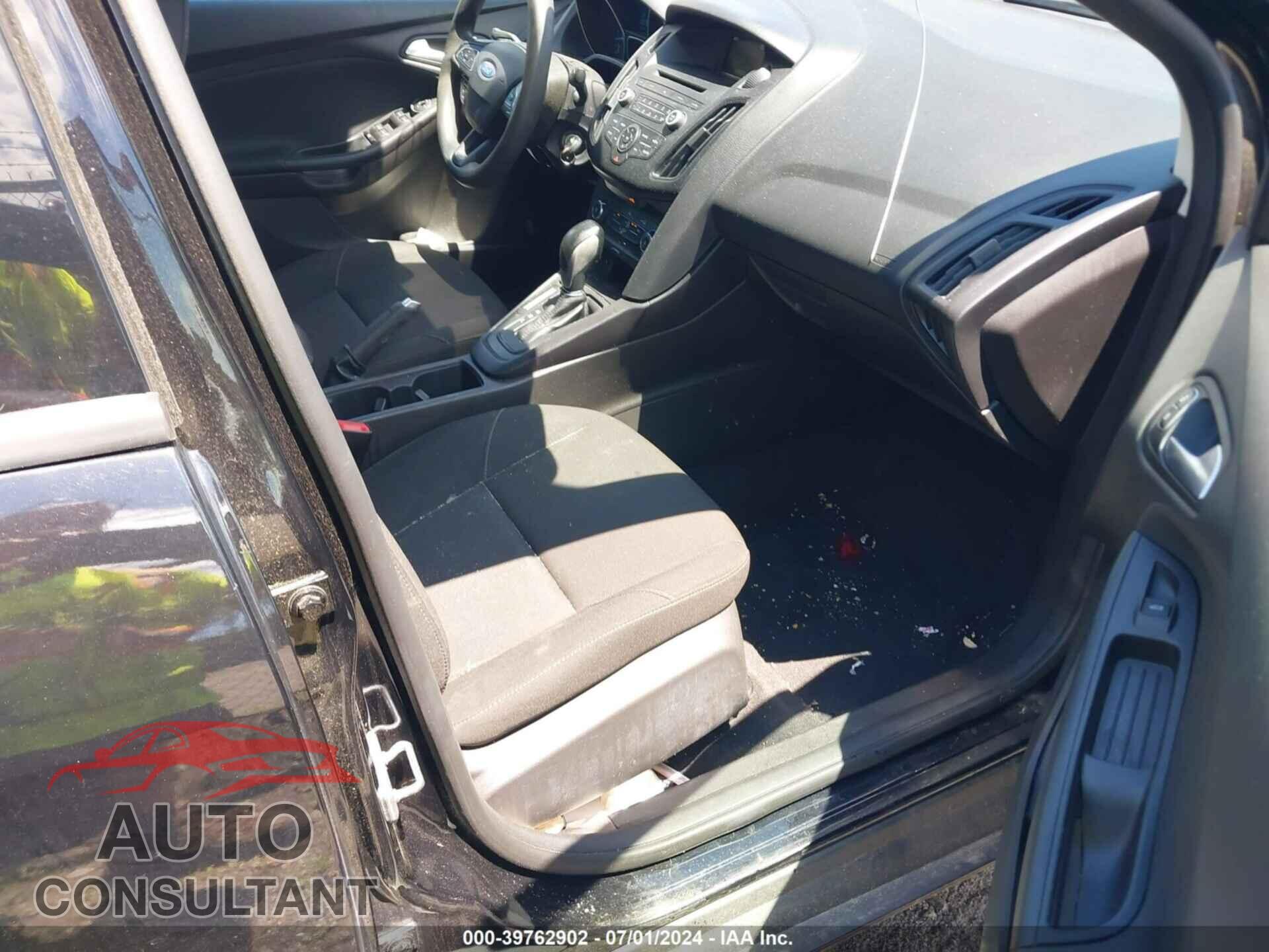 FORD FOCUS 2017 - 1FADP3F25HL240197