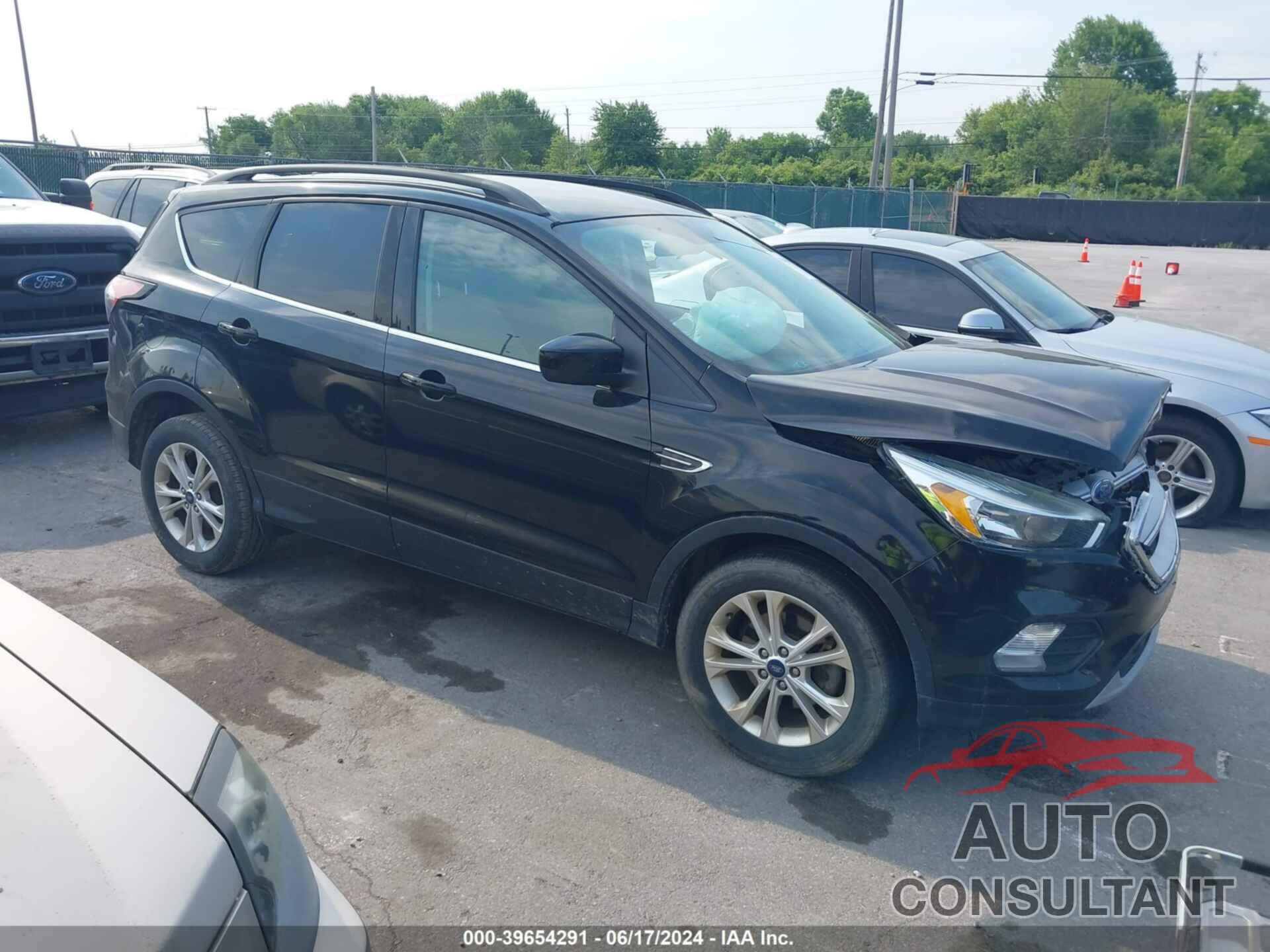 FORD ESCAPE 2018 - 1FMCU0GD5JUA72764