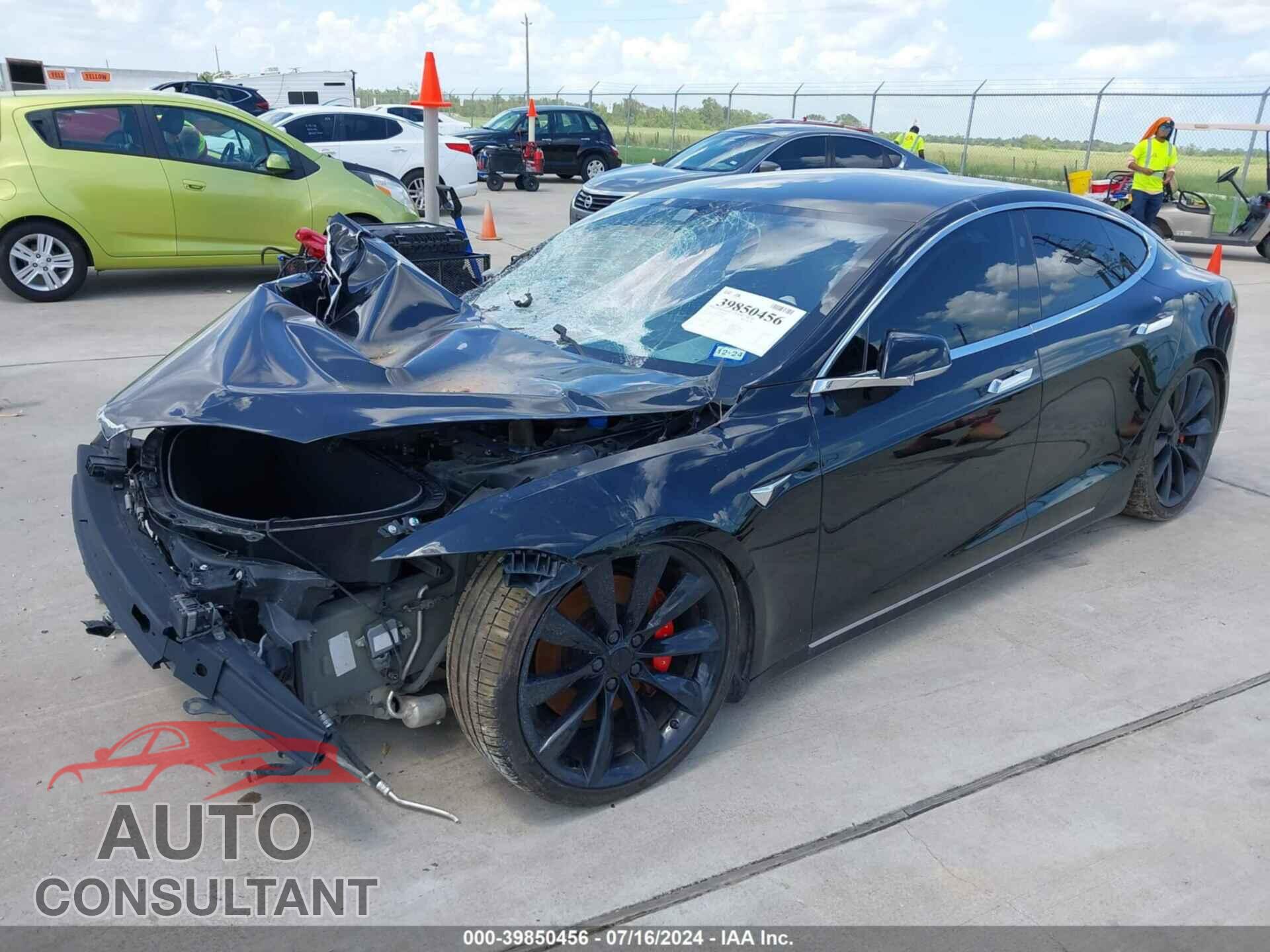TESLA MODEL S 2017 - 5YJSA1E48HF200158