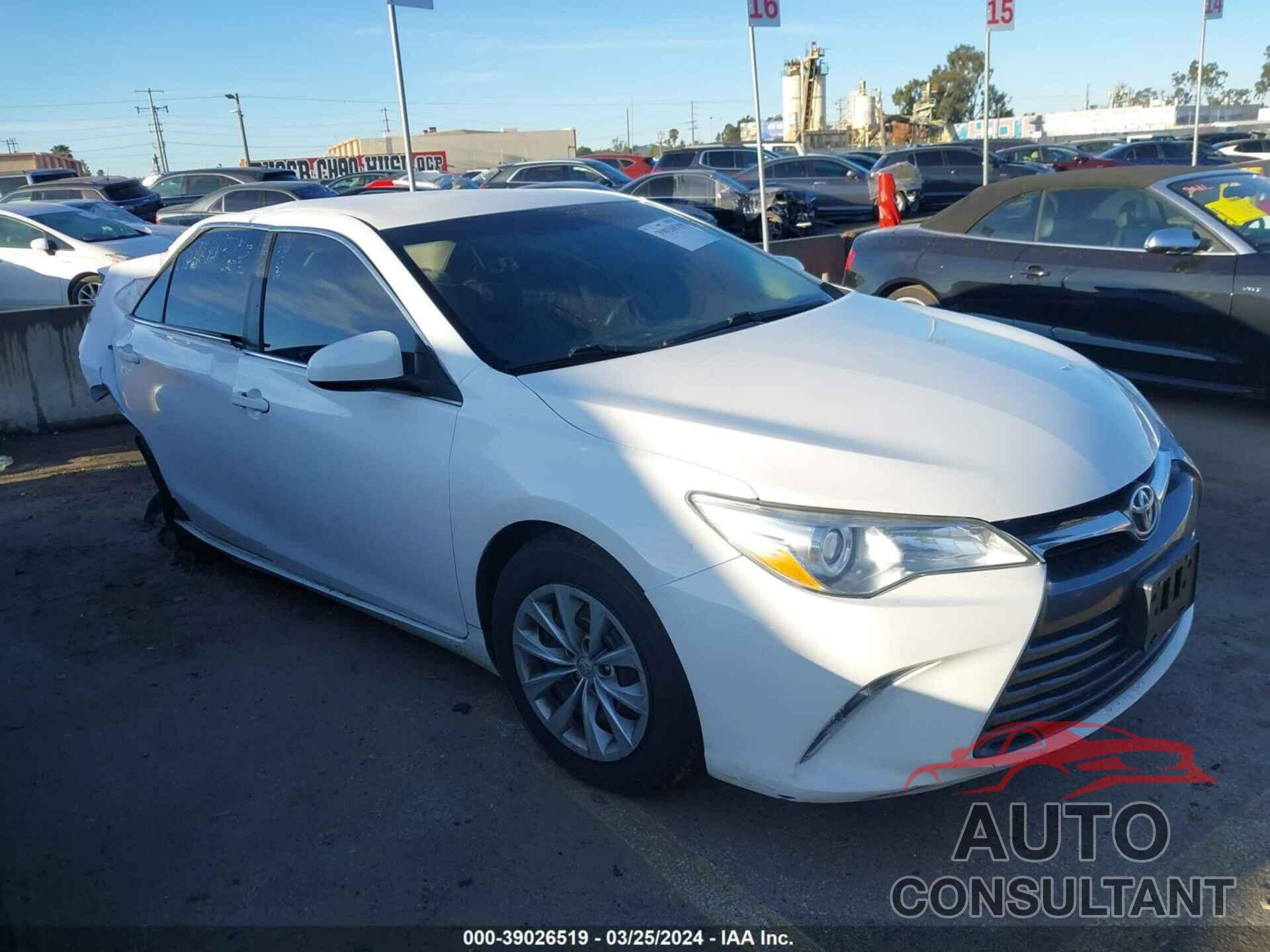 TOYOTA CAMRY 2016 - 4T4BF1FK9GR537752