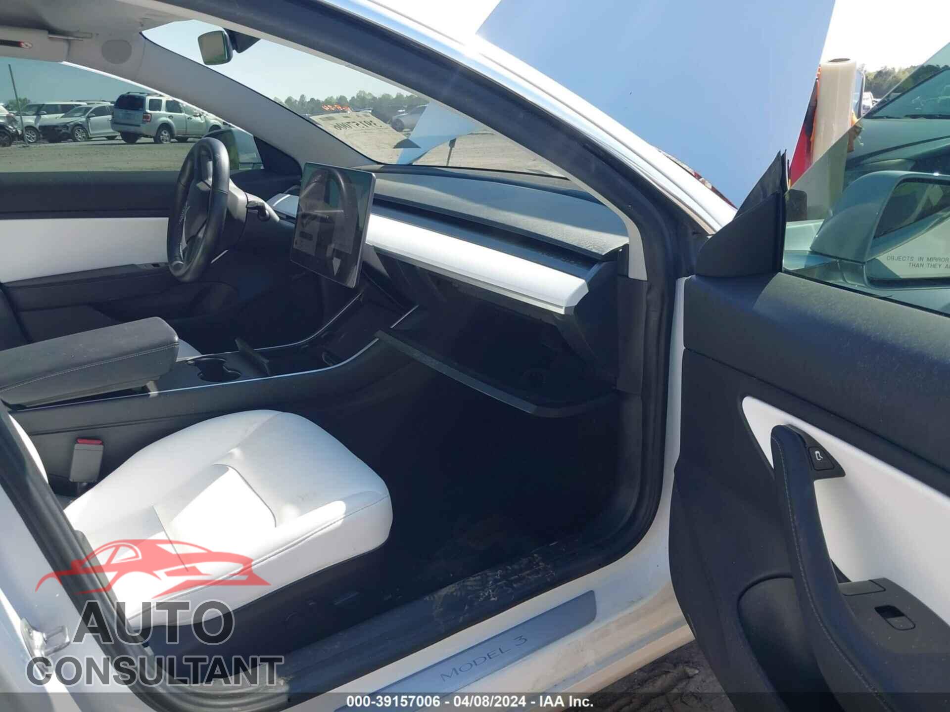 TESLA MODEL 3 2019 - 5YJ3E1EB5KF213903