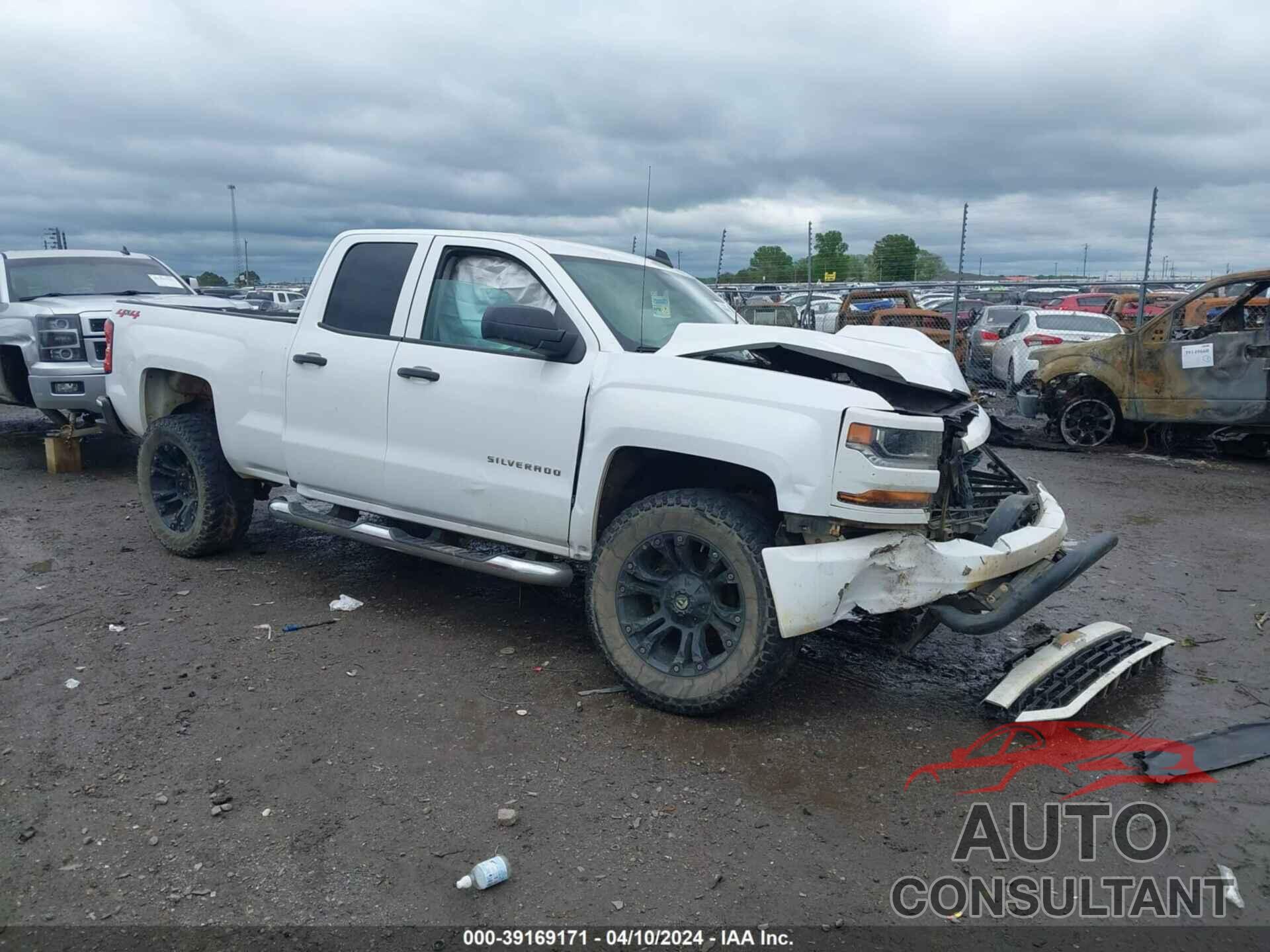 CHEVROLET SILVERADO 1500 2018 - 1GCVKPEC5JZ358672