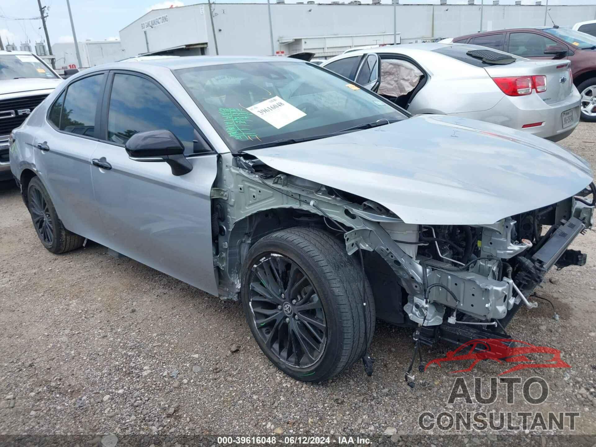 TOYOTA CAMRY 2022 - 4T1G11AK3NU038383