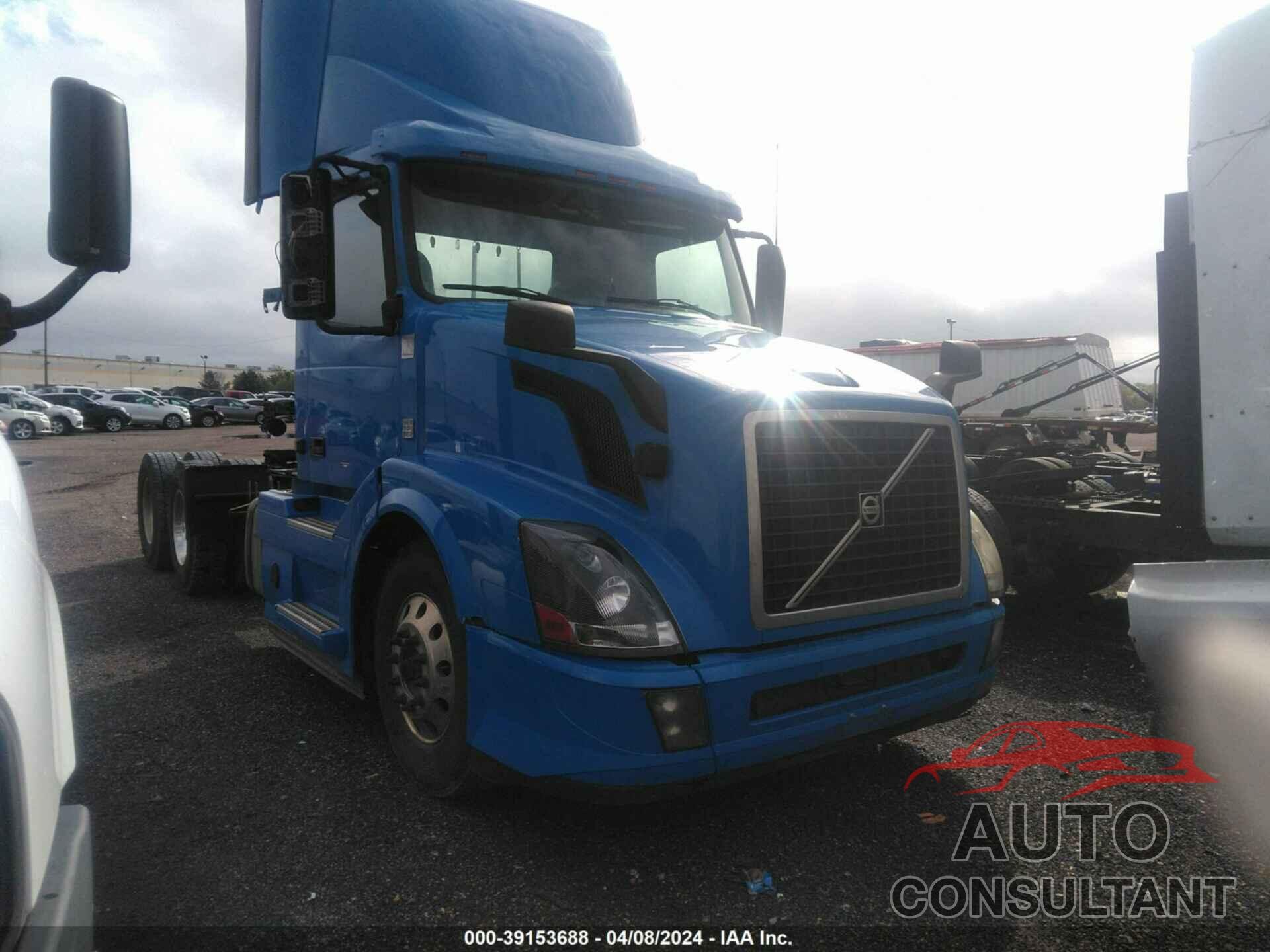 VOLVO VN 2016 - 4V4NC9EH6GN928302