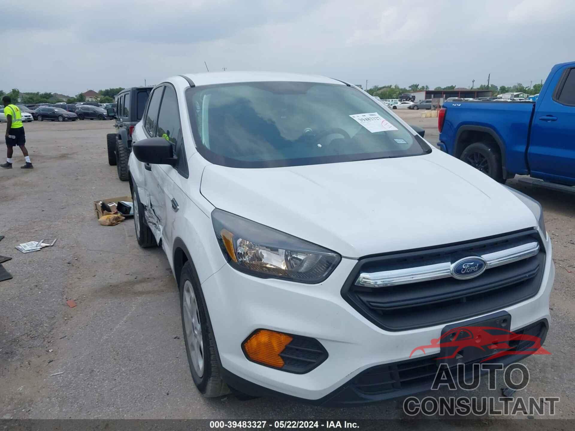 FORD ESCAPE 2019 - 1FMCU0F74KUA04808