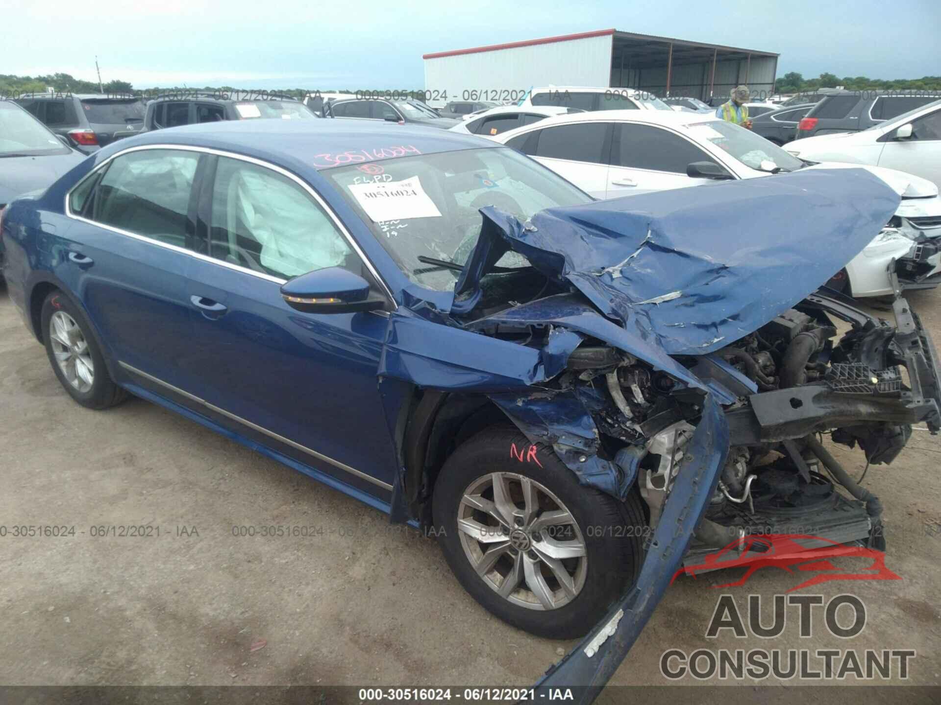 VOLKSWAGEN PASSAT 2016 - 1VWAT7A34GC057224