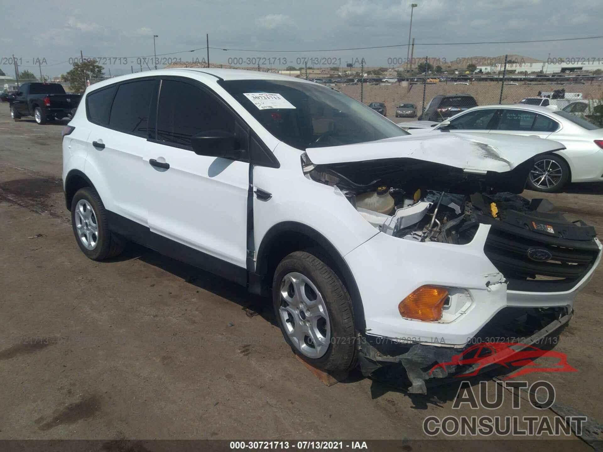 FORD ESCAPE 2017 - 1FMCU0F77HUC01612