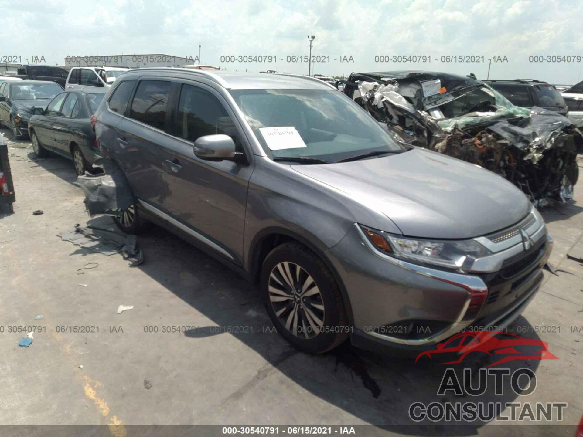 MITSUBISHI OUTLANDER 2019 - JA4AD3A3XKZ007310