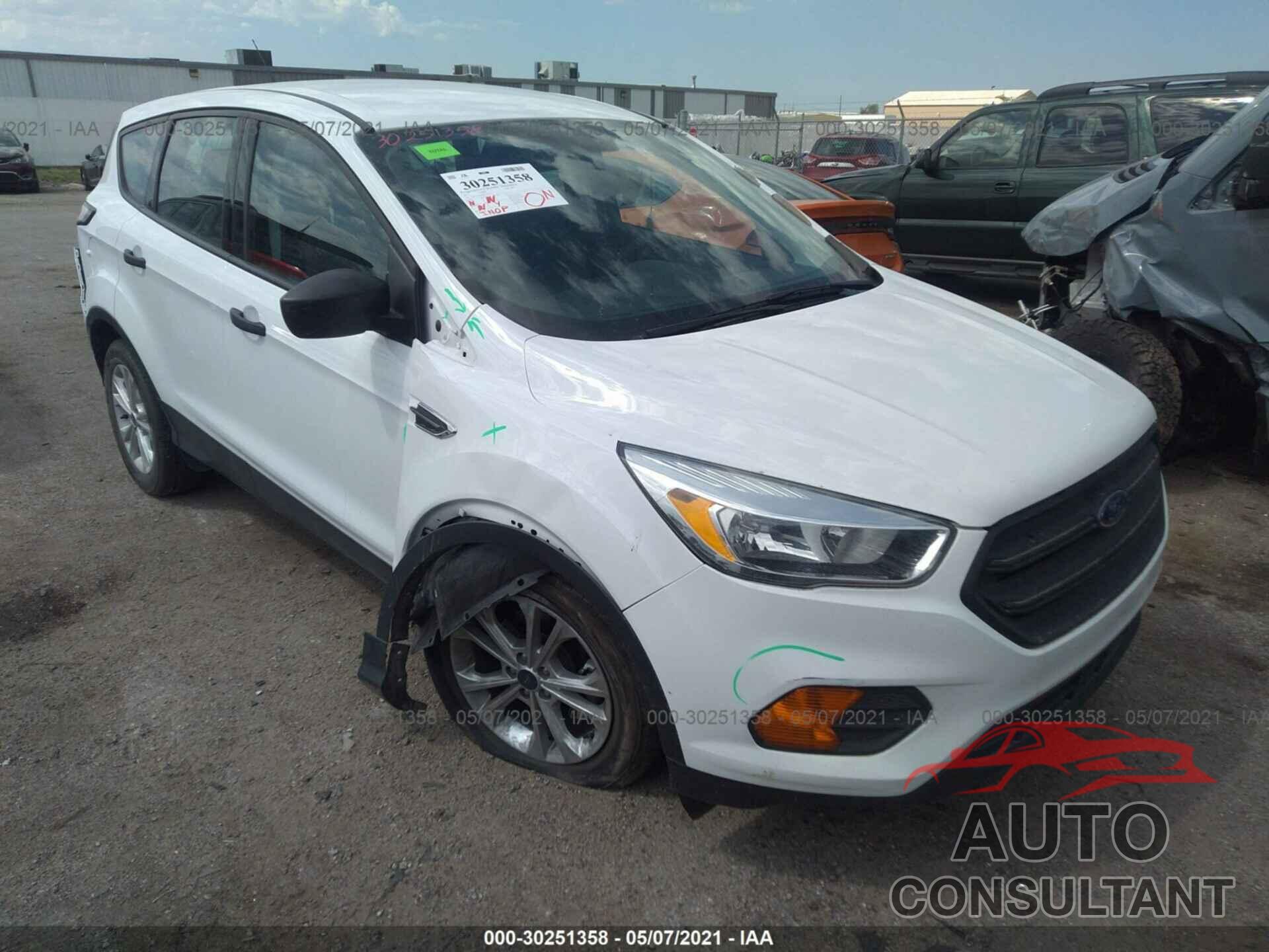 FORD ESCAPE 2017 - 1FMCU0F78HUE16657