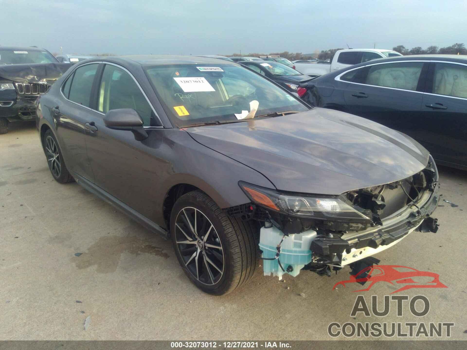 TOYOTA CAMRY 2021 - 4T1G11AK7MU485376