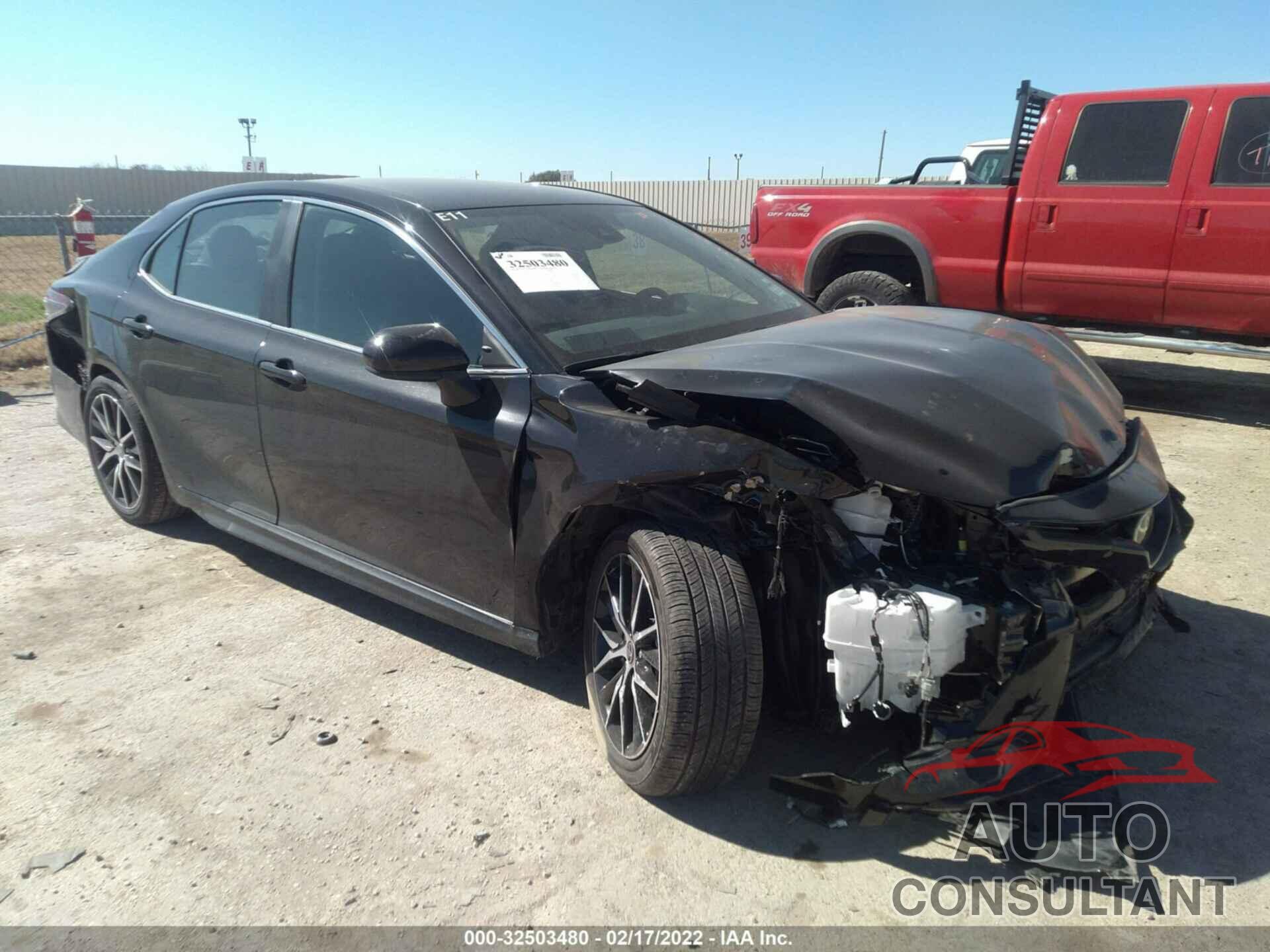 TOYOTA CAMRY 2021 - 4T1G11AK2MU596515