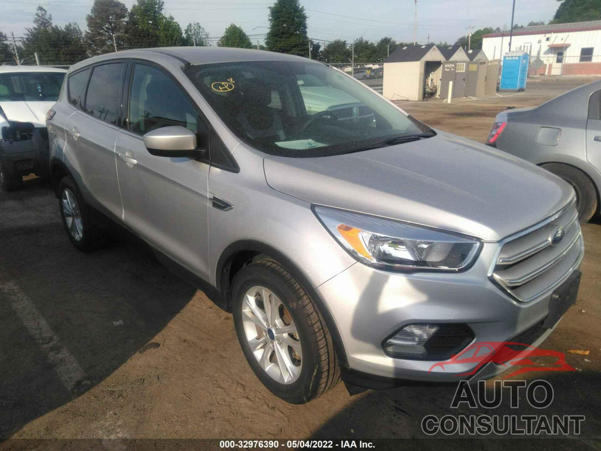 FORD ESCAPE 2017 - 1FMCU0GD6HUE00753