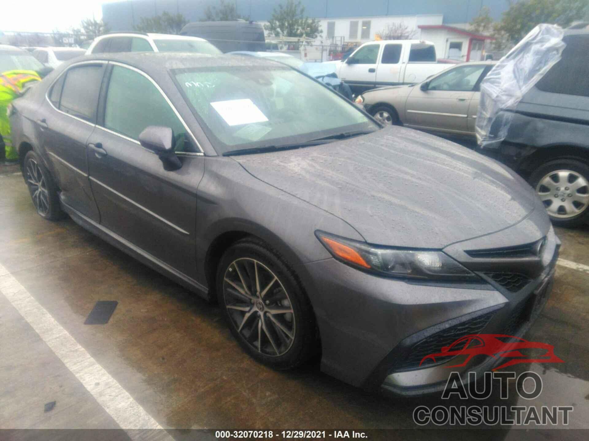 TOYOTA CAMRY 2021 - 4T1T11AK5MU529325