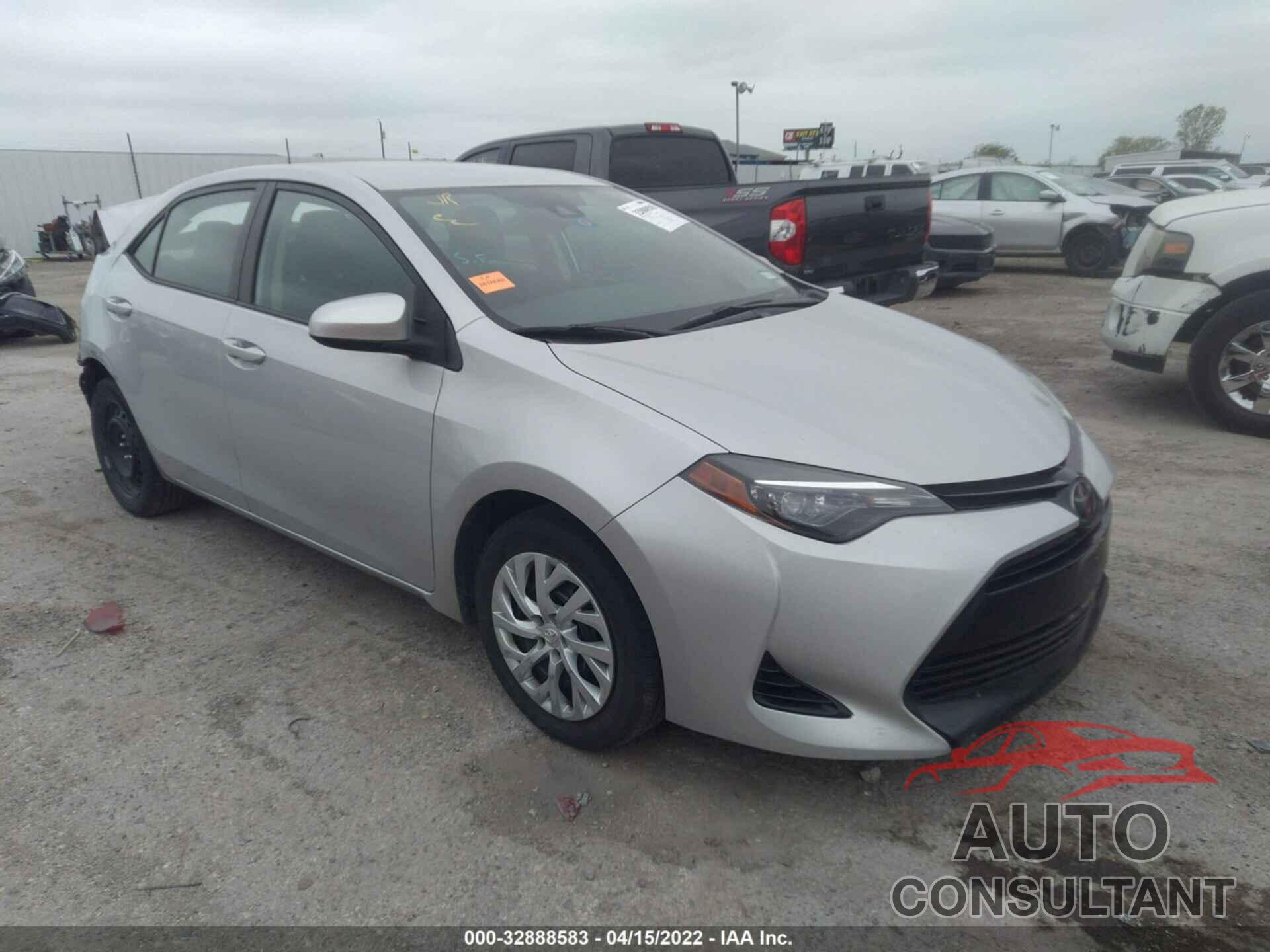 TOYOTA COROLLA 2018 - 5YFBURHE3JP754776