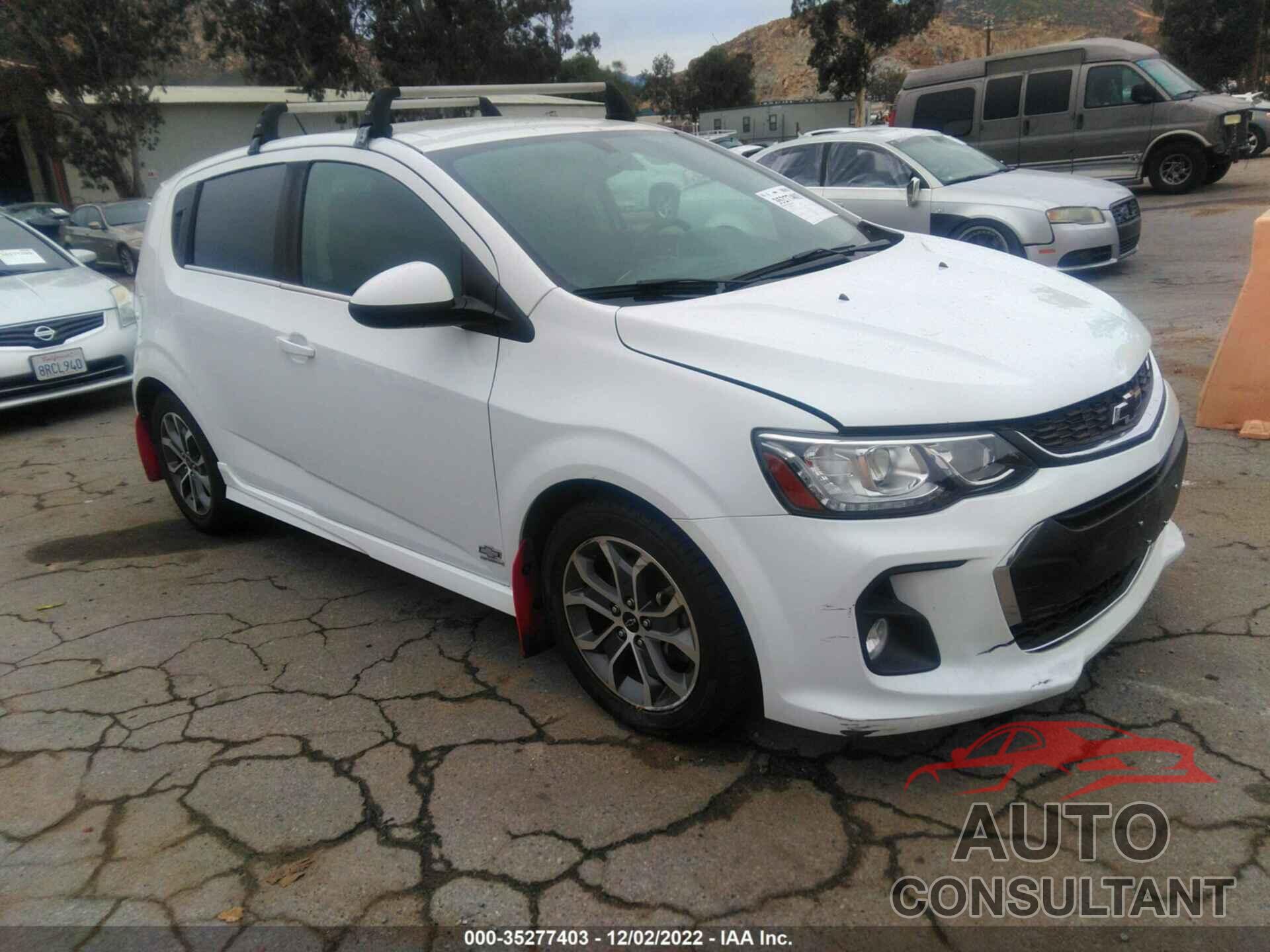 CHEVROLET SONIC 2018 - 1G1JD6SG8J4112747