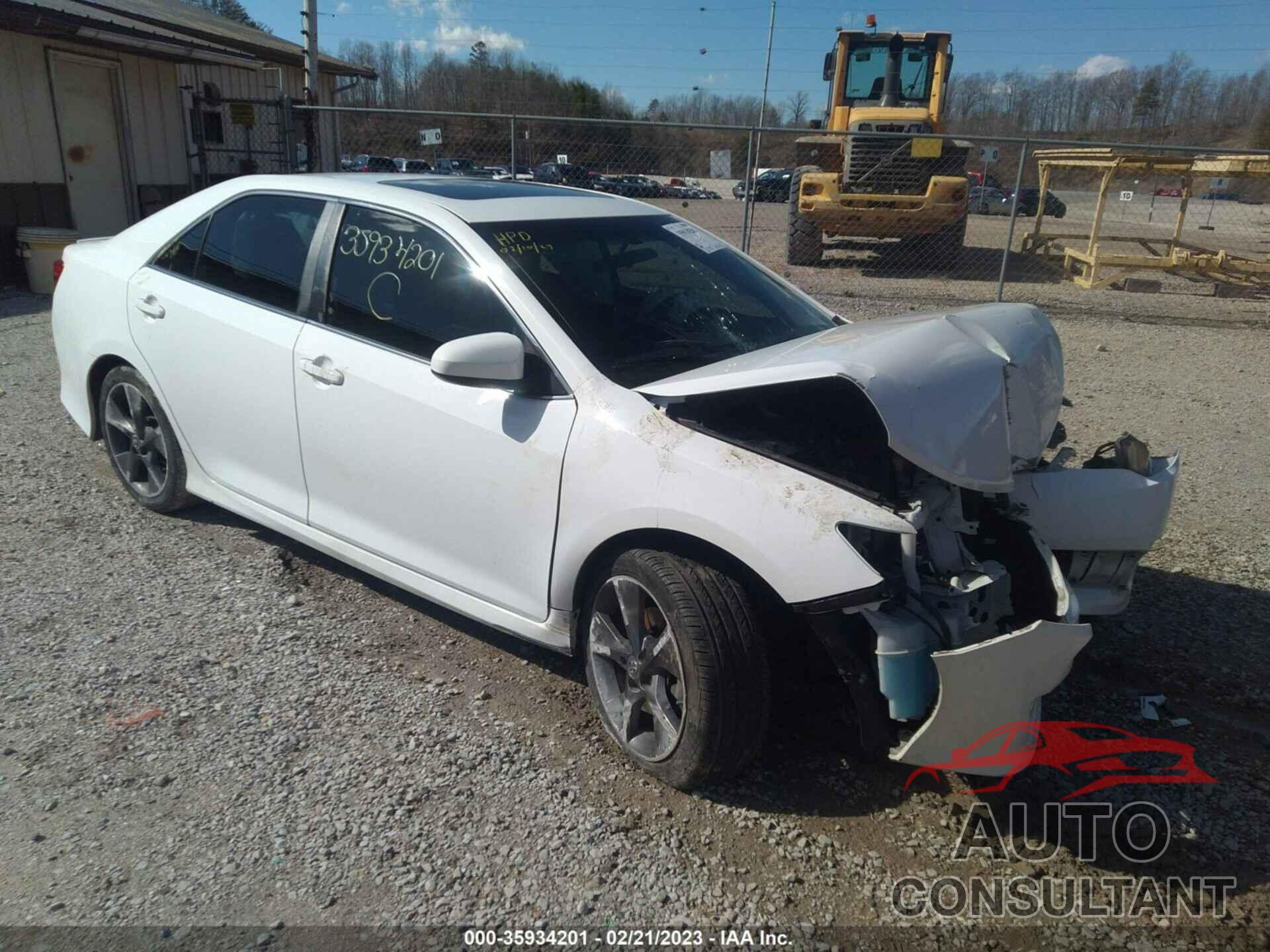 TOYOTA CAMRY 2014 - 4T1BF1FK2EU452310
