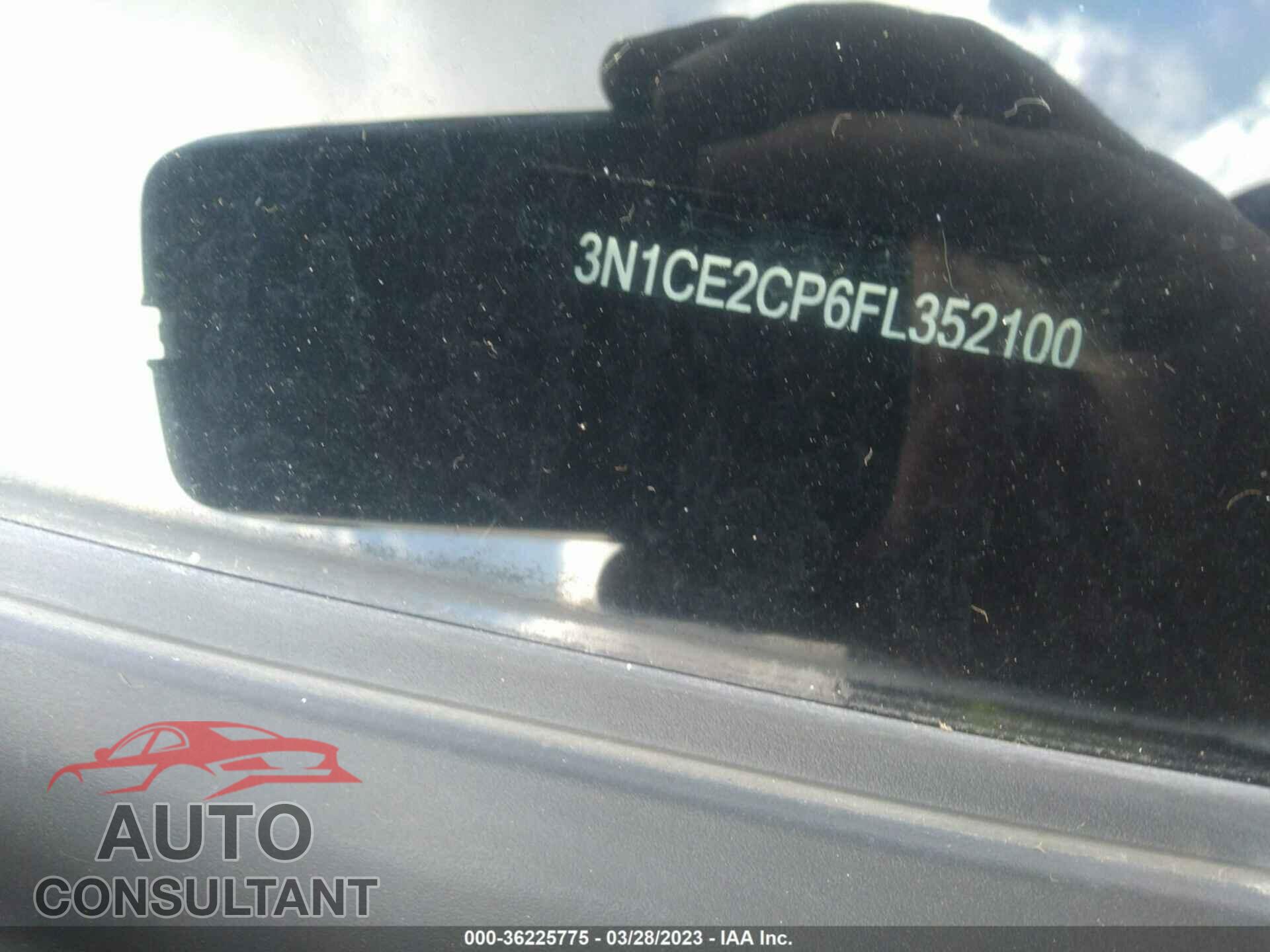 NISSAN VERSA NOTE 2015 - 3N1CE2CP6FL352100