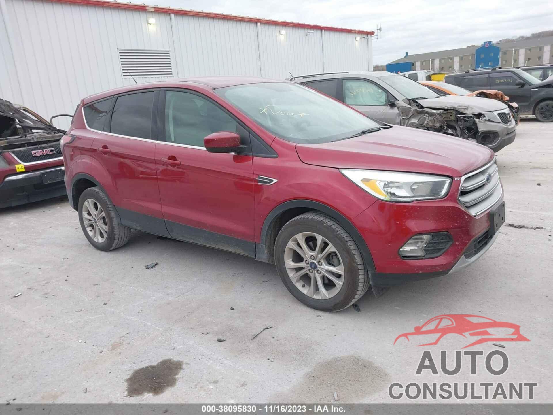 FORD ESCAPE 2017 - 1FMCU0GDXHUB01461