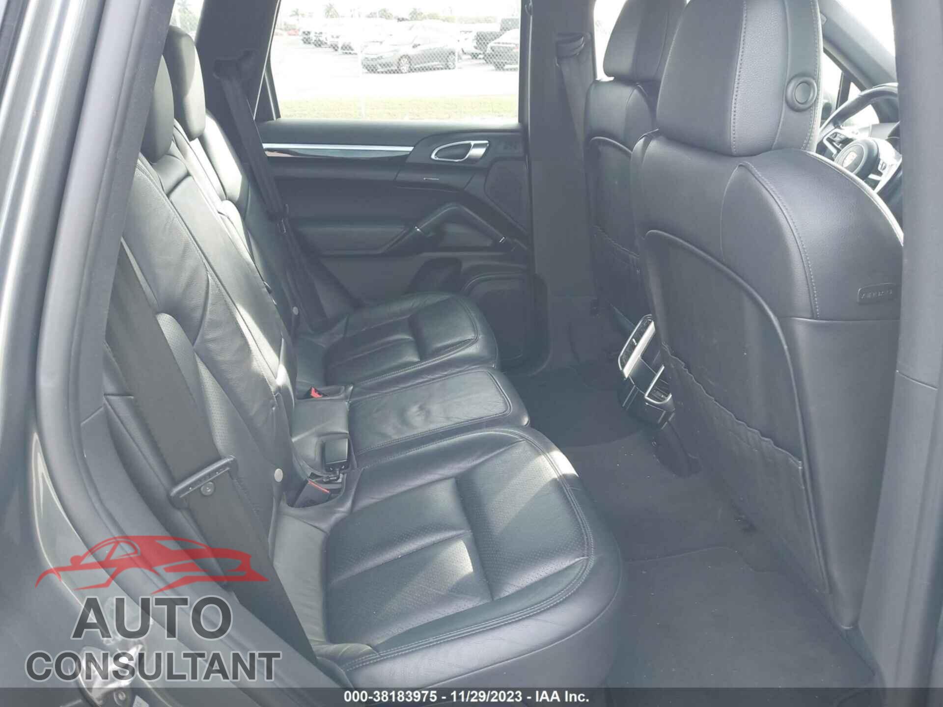 PORSCHE CAYENNE 2016 - WP1AA2A21GLA01758